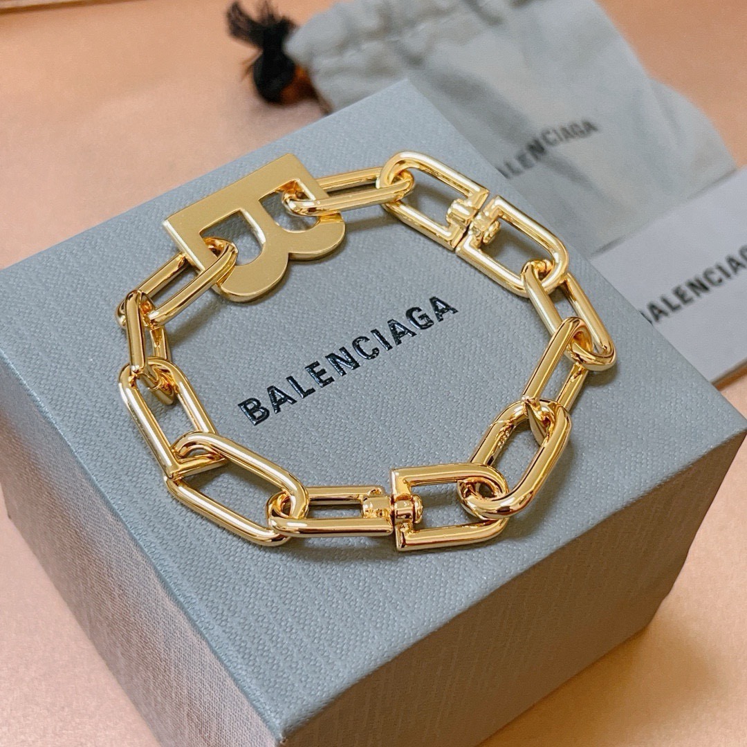 货🔹🔹新品 巴黎世家 Balenciaga手链🔹巴黎世家手链 男女款 设计独特 前卫 男女必备 2