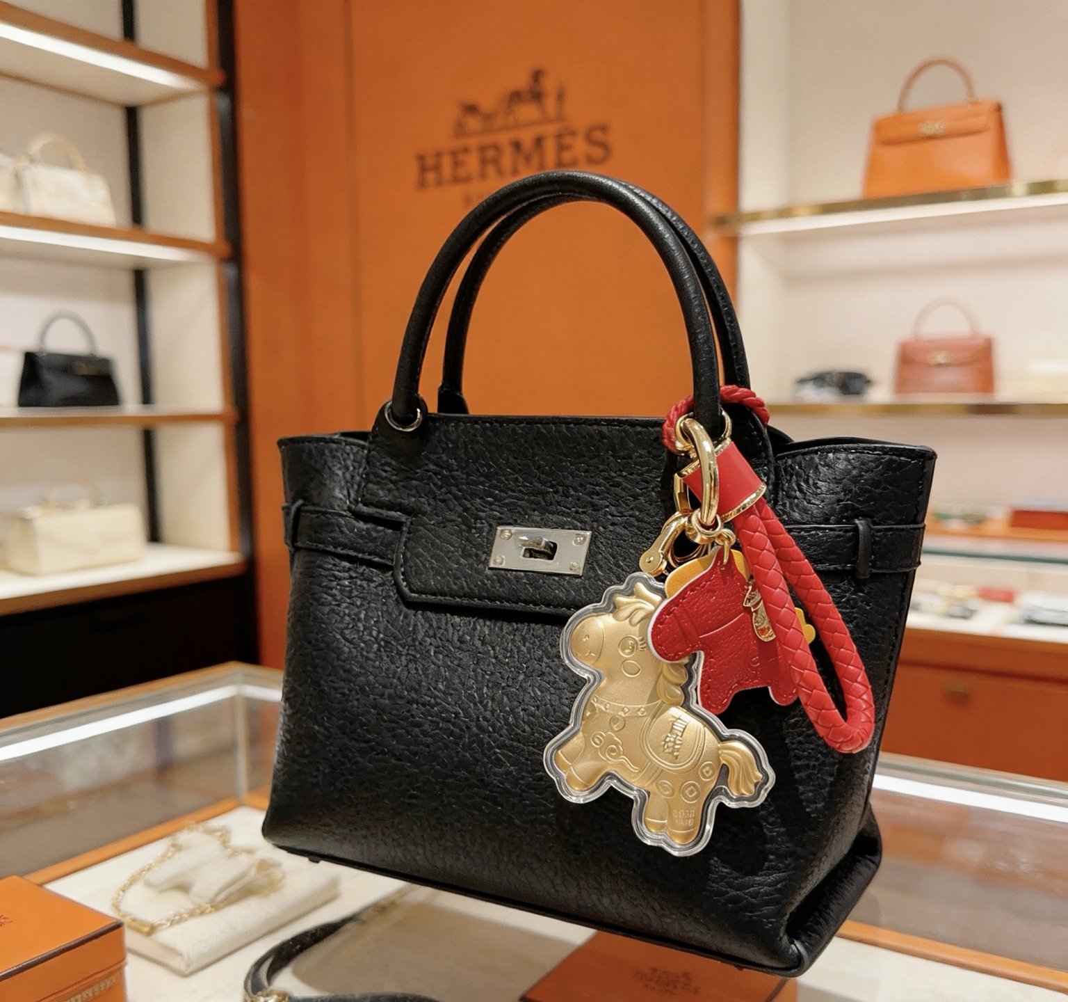Hermes pendant red gold 12cm