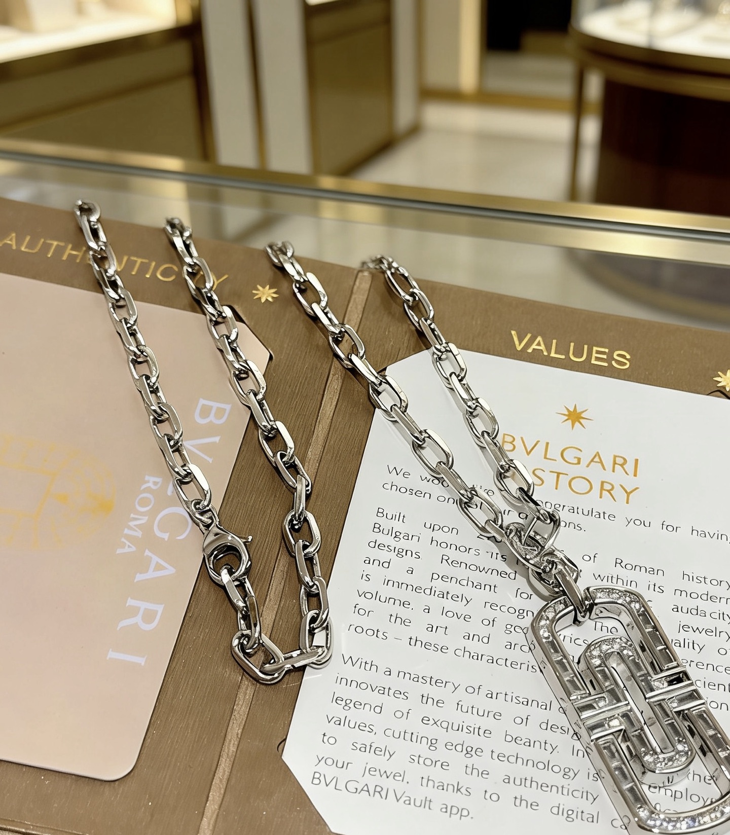 Bvlgari Jewelry Bvlgari V 。BVLGARIBvlgari DIVAS‘ DREAM ， ， ， ， ，18K ， 。 Bvlgari — photo 4