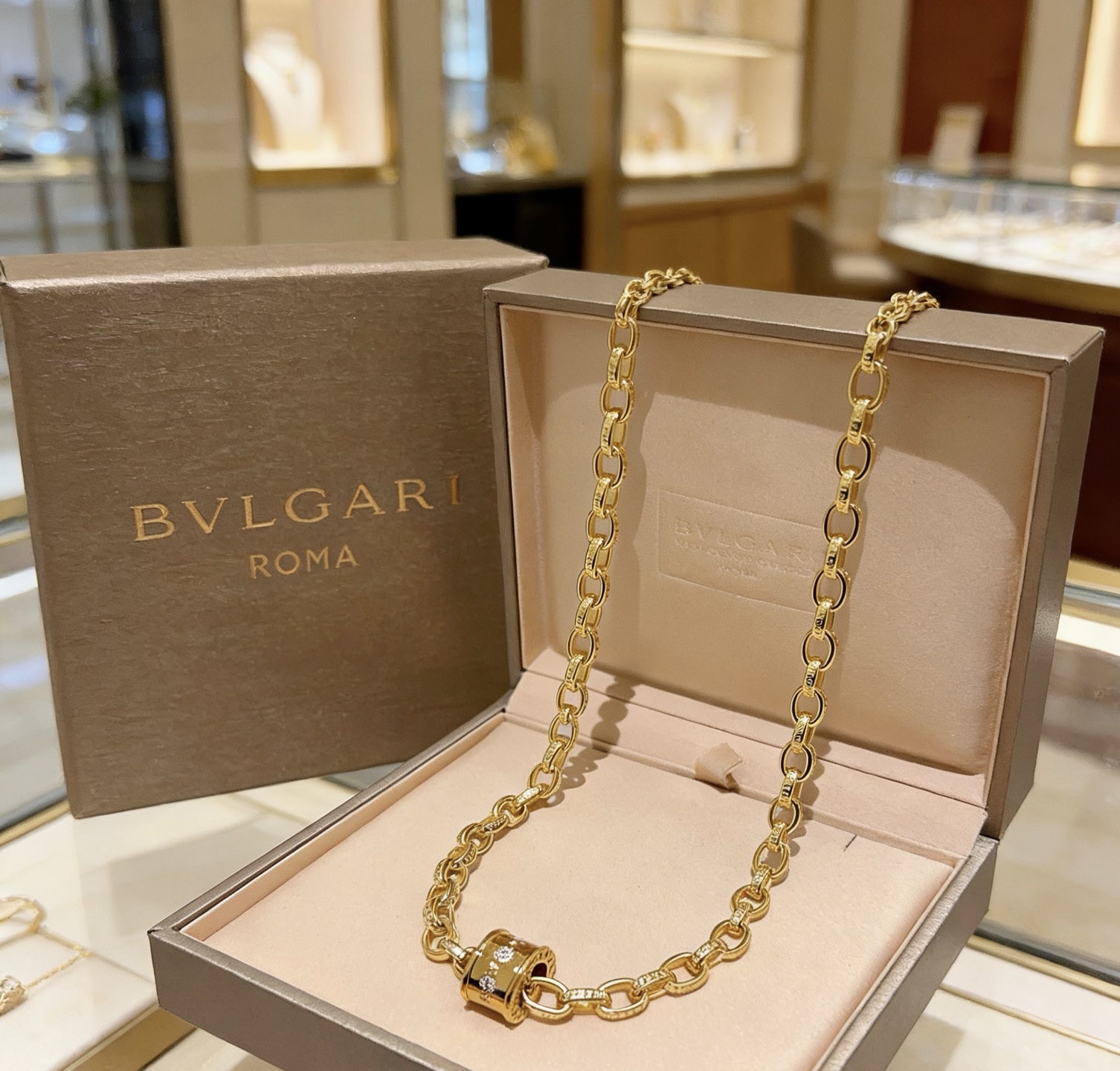 Bvlgari B zero1 necklace 18k yellow gold with clear diamond accents 45cm