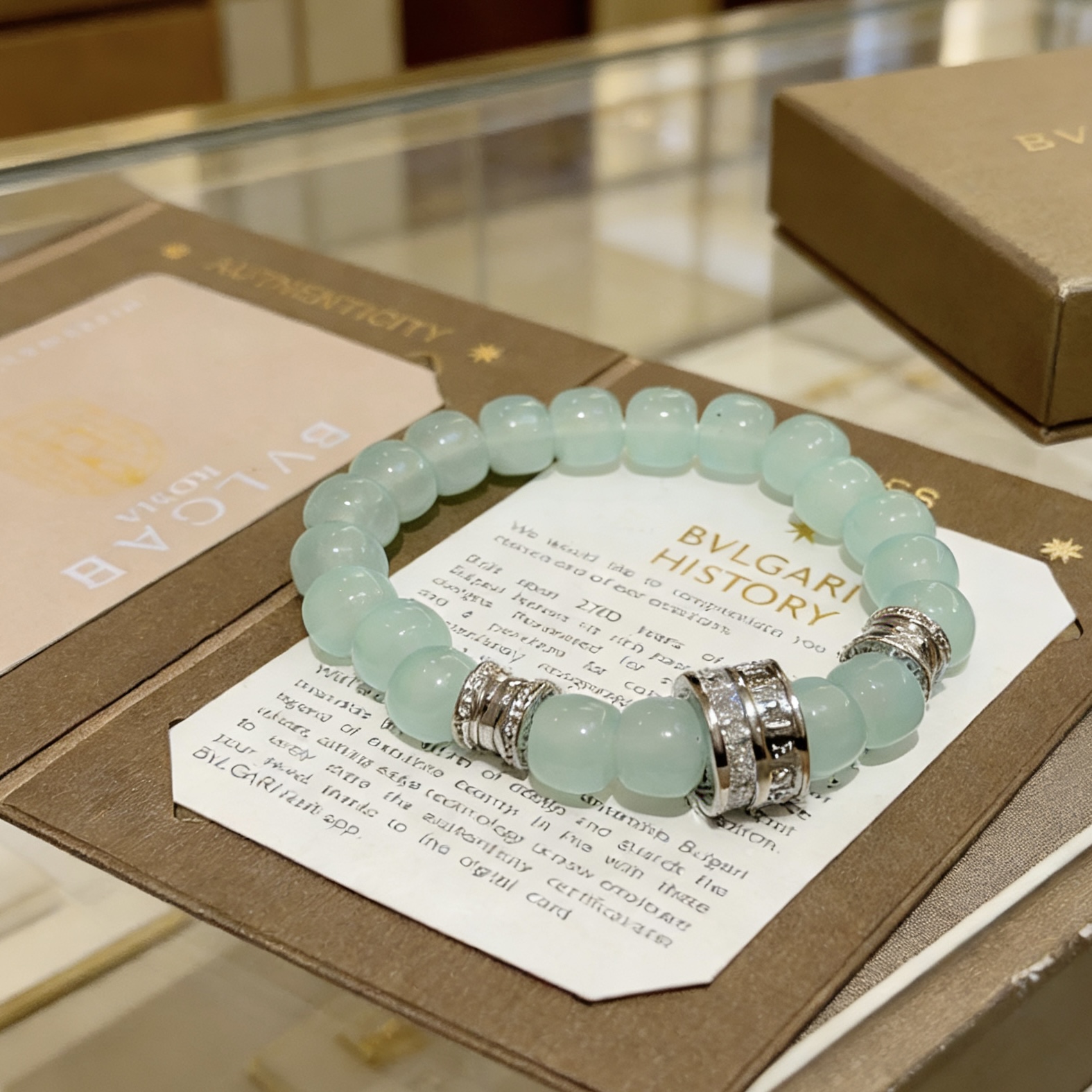 Bvlgari 宝格丽手链V金材质 BVLGARI宝格丽 DIVAS‘ DREAM 系列 天然药王石 品相完美