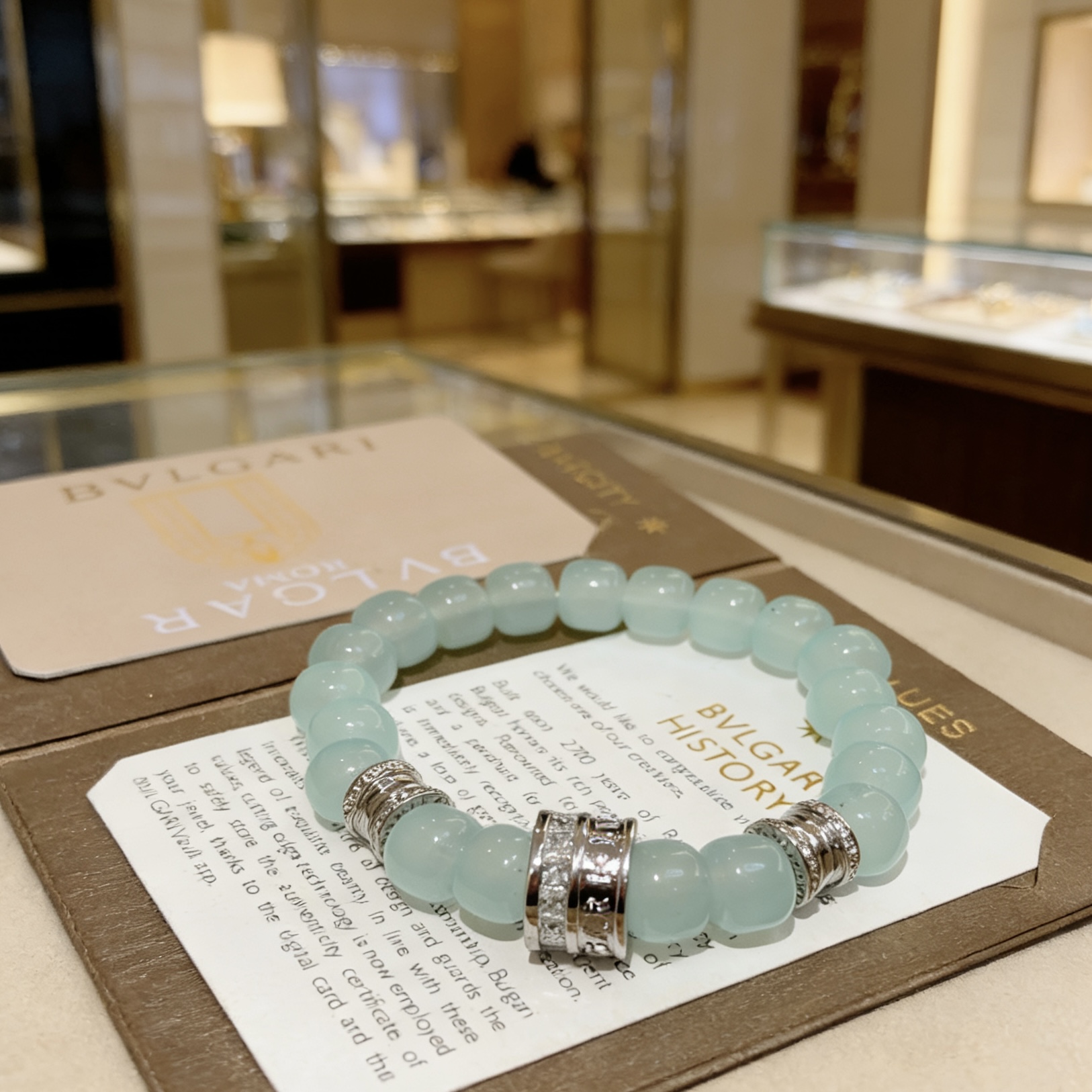 Bvlgari 宝格丽手链V金材质 BVLGARI宝格丽 DIVAS‘ DREAM 系列 天然药王石 品相完美