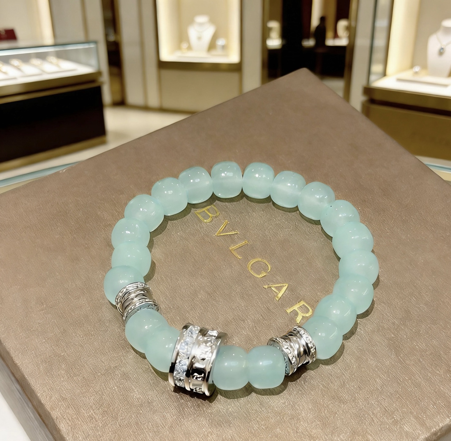 Bvlgari 宝格丽手链V金材质 BVLGARI宝格丽 DIVAS‘ DREAM 系列 天然药王石 品相完美