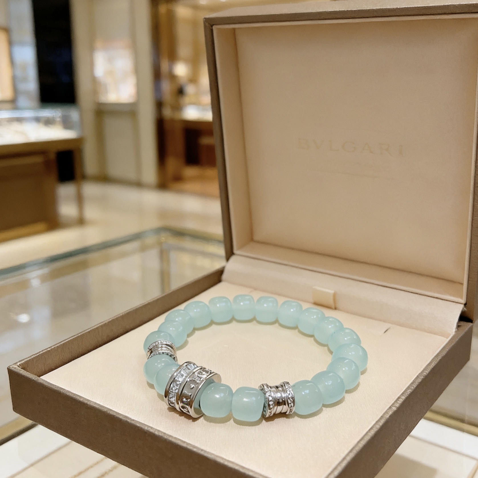 Bvlgari 宝格丽手链V金材质 BVLGARI宝格丽 DIVAS‘ DREAM 系列 天然药王石 品相完美