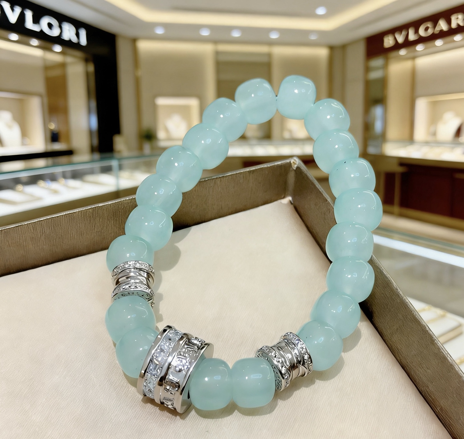 Bvlgari 宝格丽手链V金材质 BVLGARI宝格丽 DIVAS‘ DREAM 系列 天然药王石 品相完美