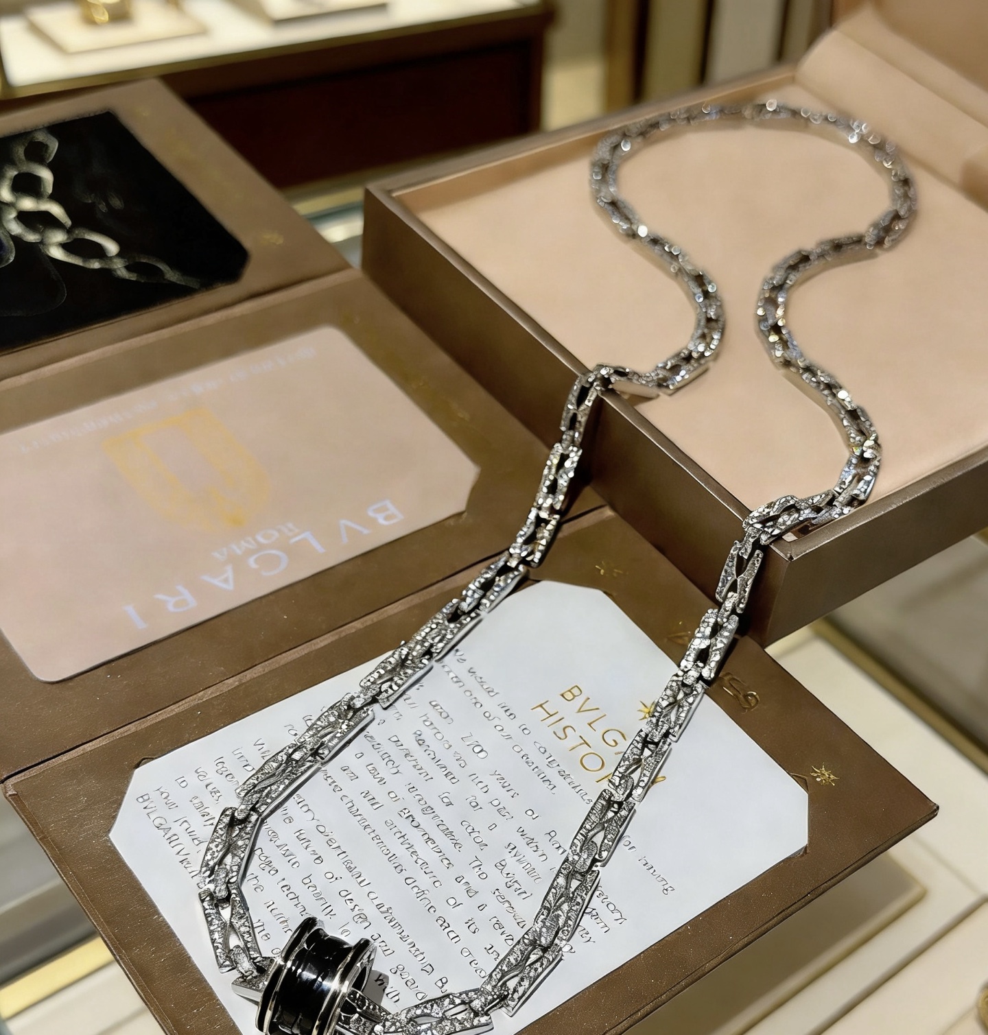 Bvlgari 宝格丽项链V金材质 带logo BVLGARI宝格丽 DIVAS‘ DREAM 系列 品相完美