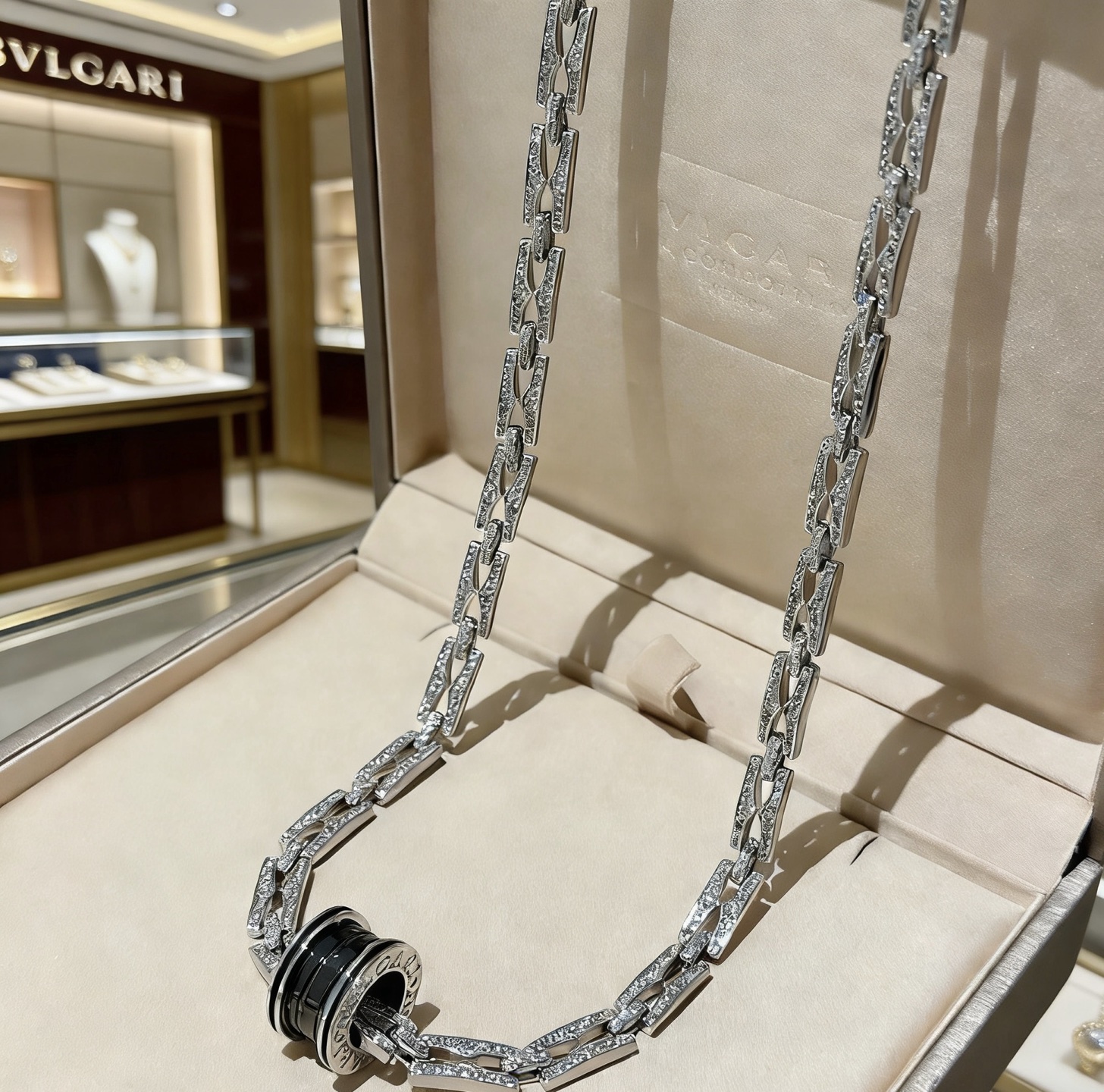 Bvlgari 宝格丽项链V金材质 带logo BVLGARI宝格丽 DIVAS‘ DREAM 系列 品相完美