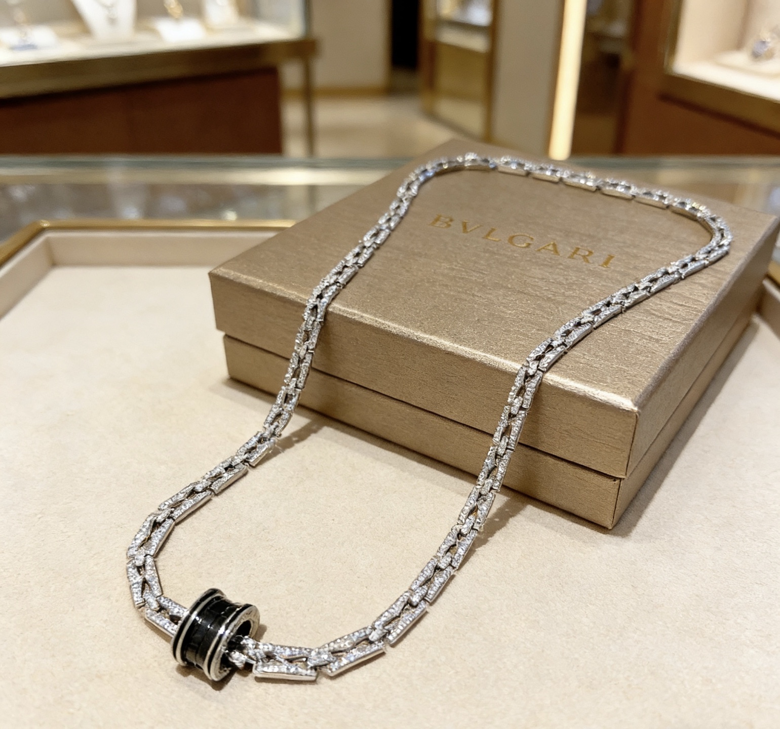 Bvlgari 宝格丽项链V金材质 带logo BVLGARI宝格丽 DIVAS‘ DREAM 系列 品相完美