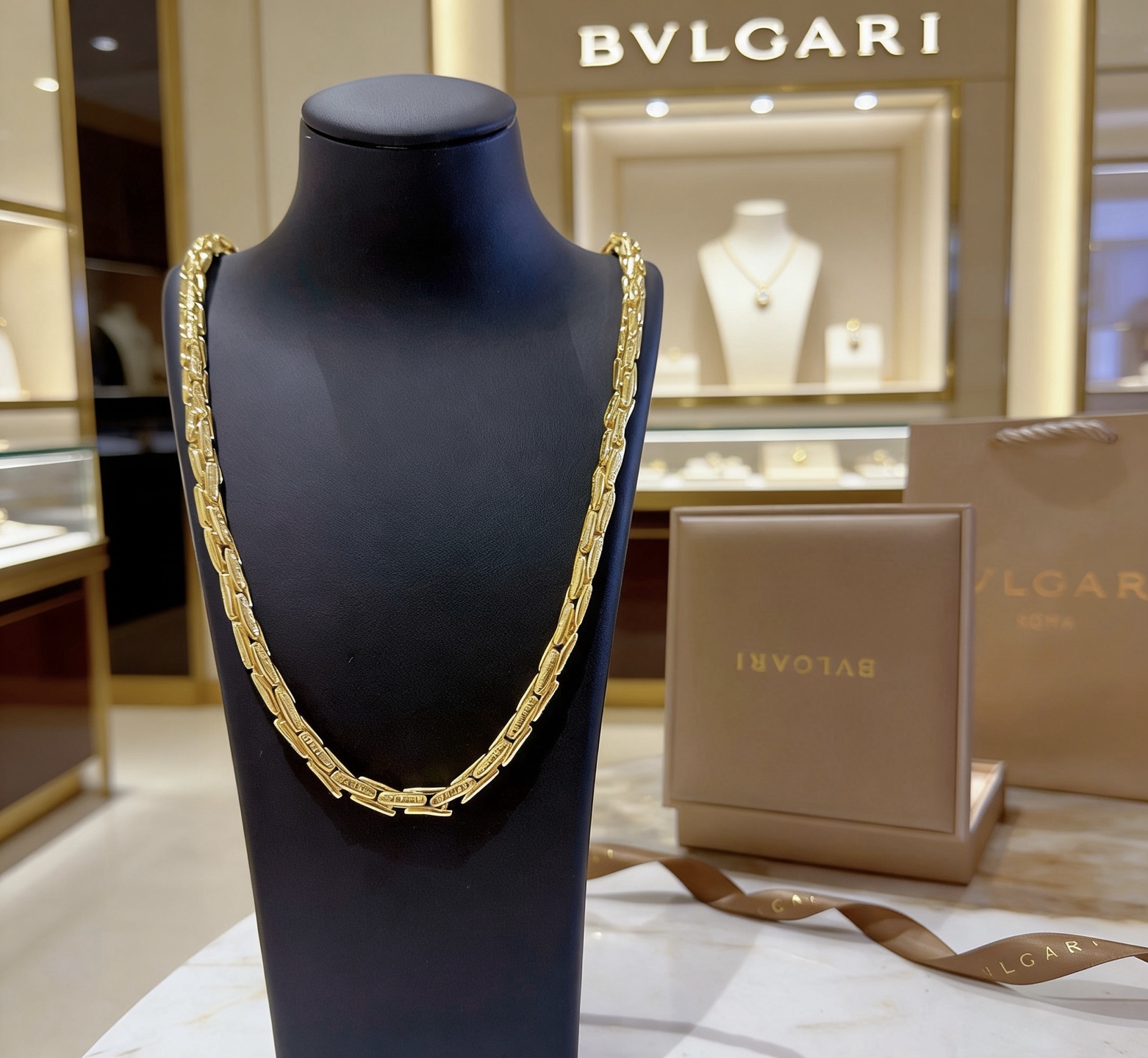Bvlgari 宝格丽项链V金材质 BVLGARI宝格丽 DIVAS‘ DREAM 系列 品相完美