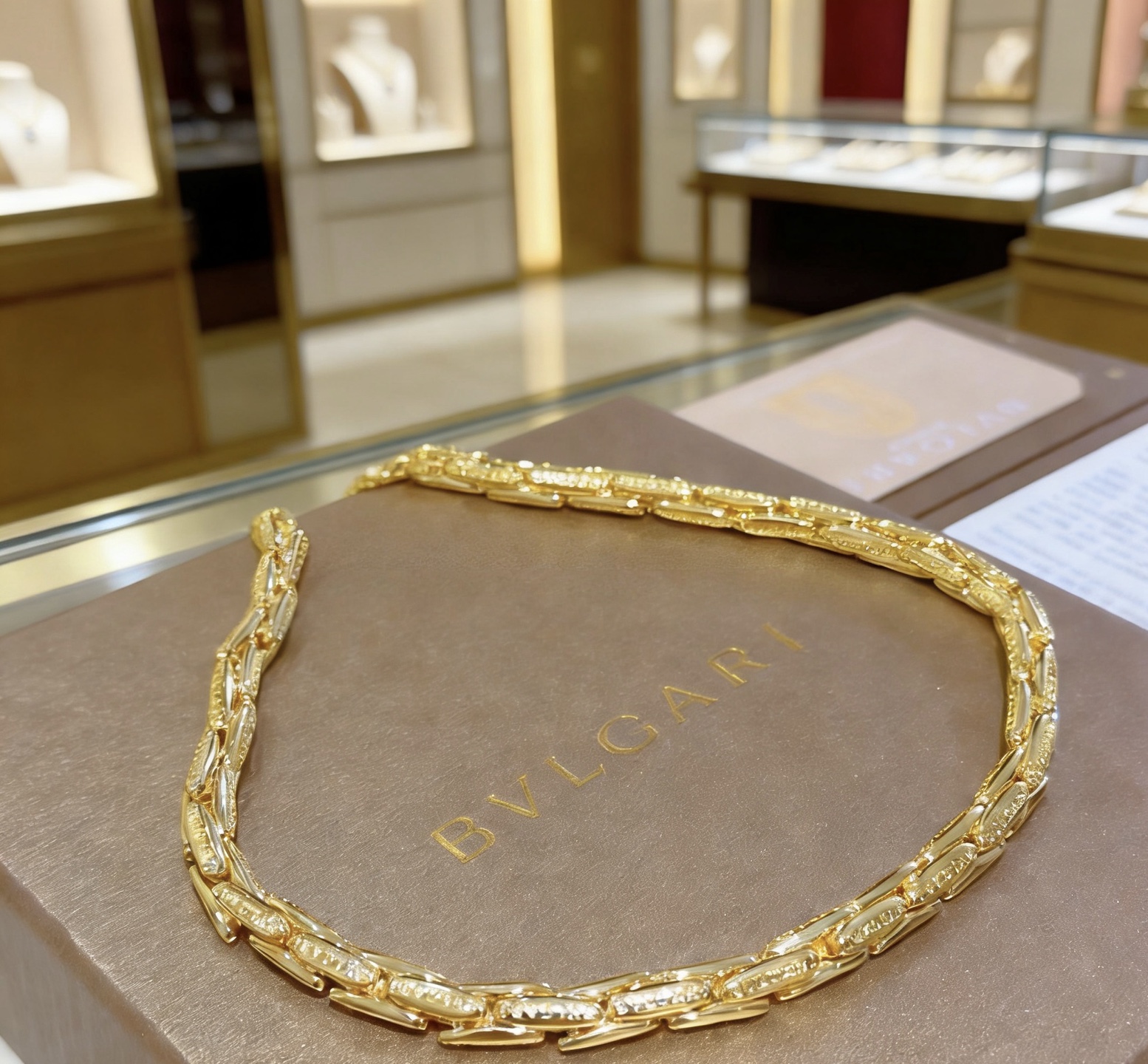 Bvlgari 宝格丽项链V金材质 BVLGARI宝格丽 DIVAS‘ DREAM 系列 品相完美
