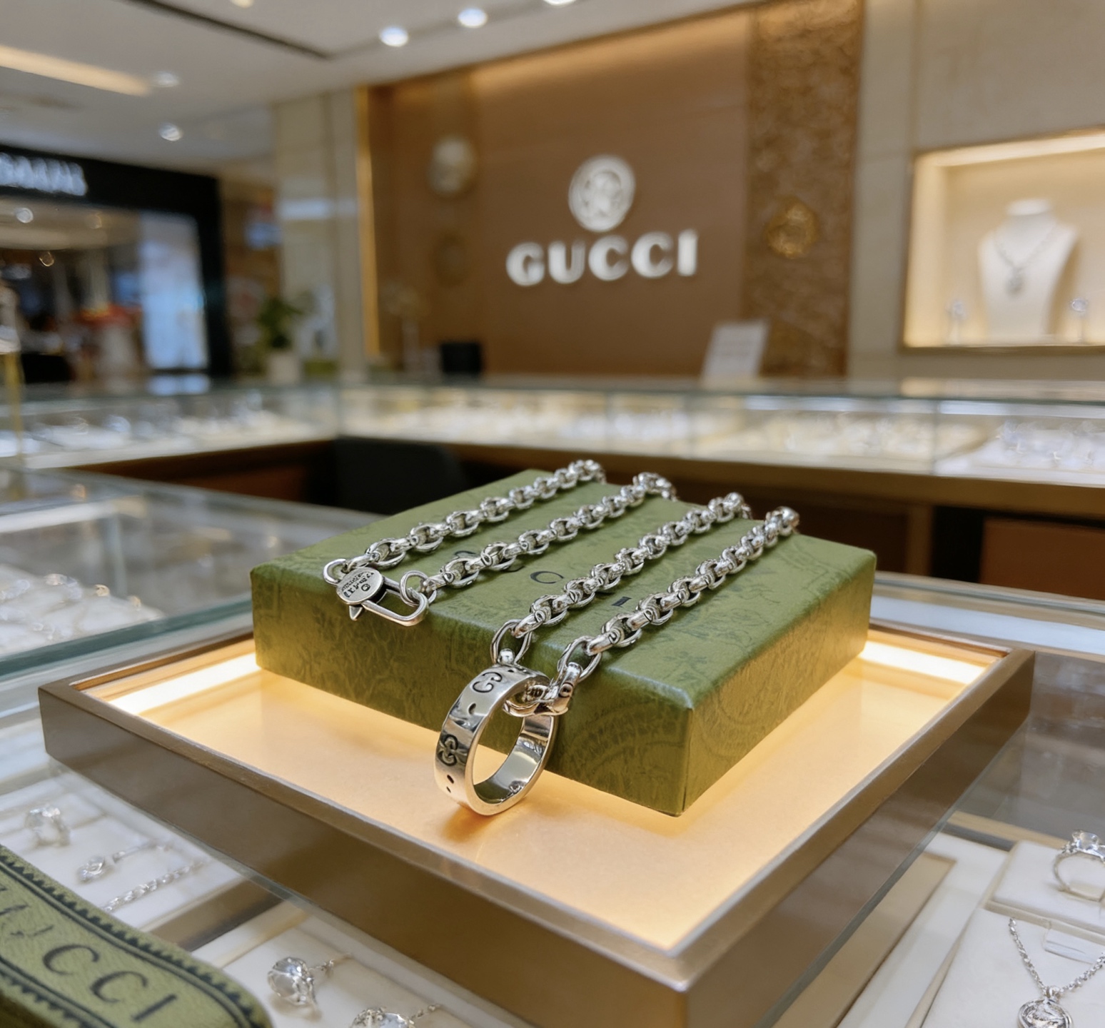 Gucci 不爆不发 抖音带货 首选 𝐆𝐮𝐜𝐜𝐢古驰项链最新款链条档次更高 Anger Forest系列双g古驰花纹艺术风格 项链