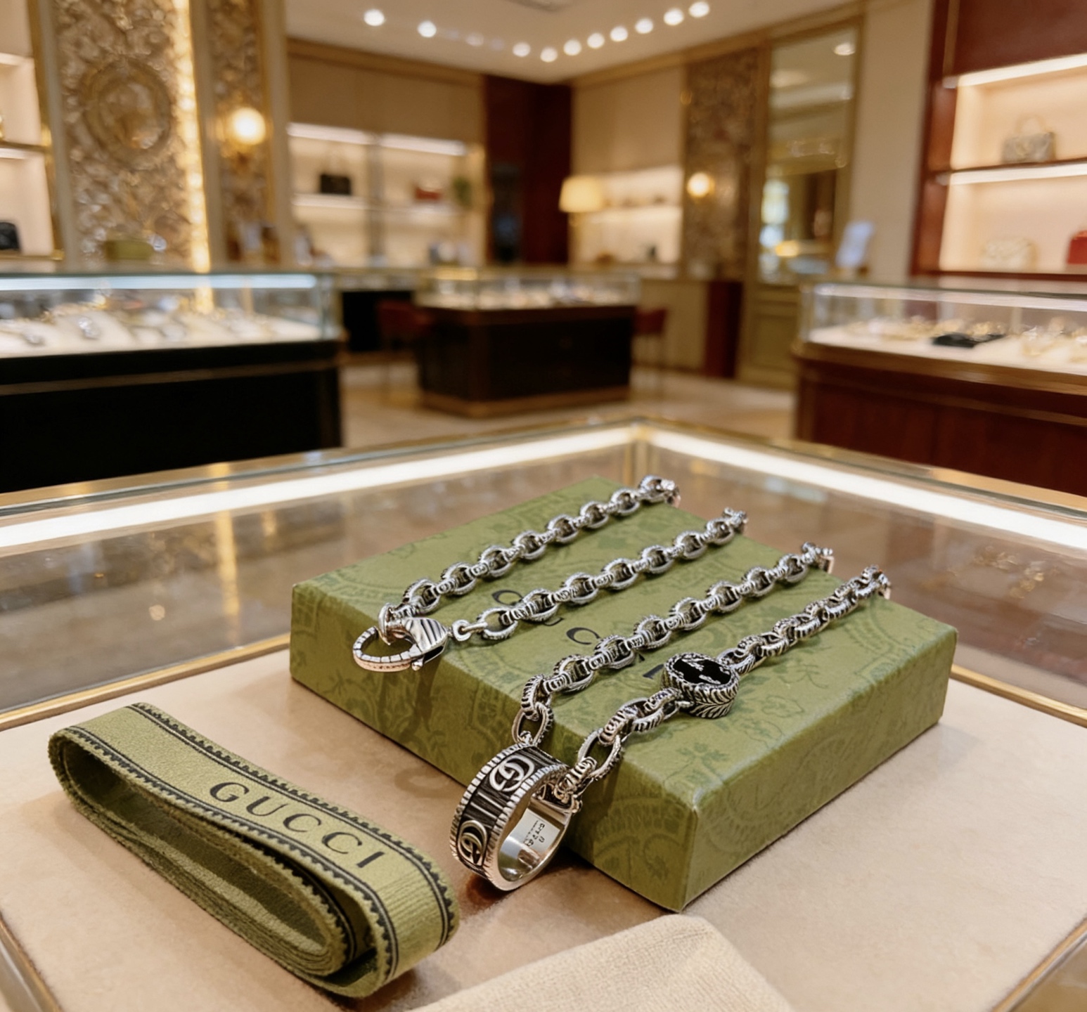 Gucci 𝐆𝐮𝐜𝐜𝐢古驰项链最新款链条档次更高 Anger Forest系列双G戒指环古驰项链