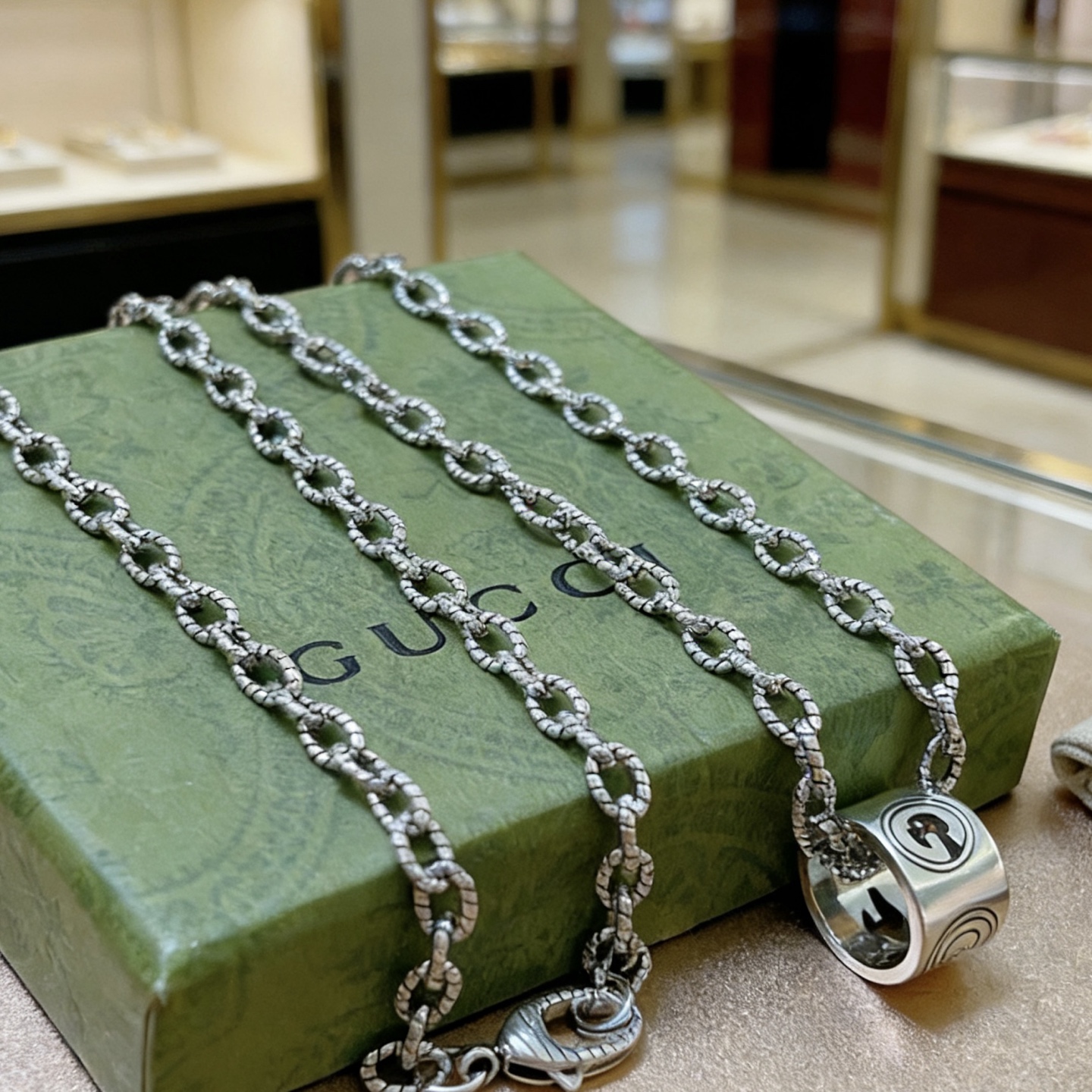 Gucci 𝐆𝐮𝐜𝐜𝐢古驰项链最新款麻花链条档次更高 Anger Forest系列双G古驰项链
