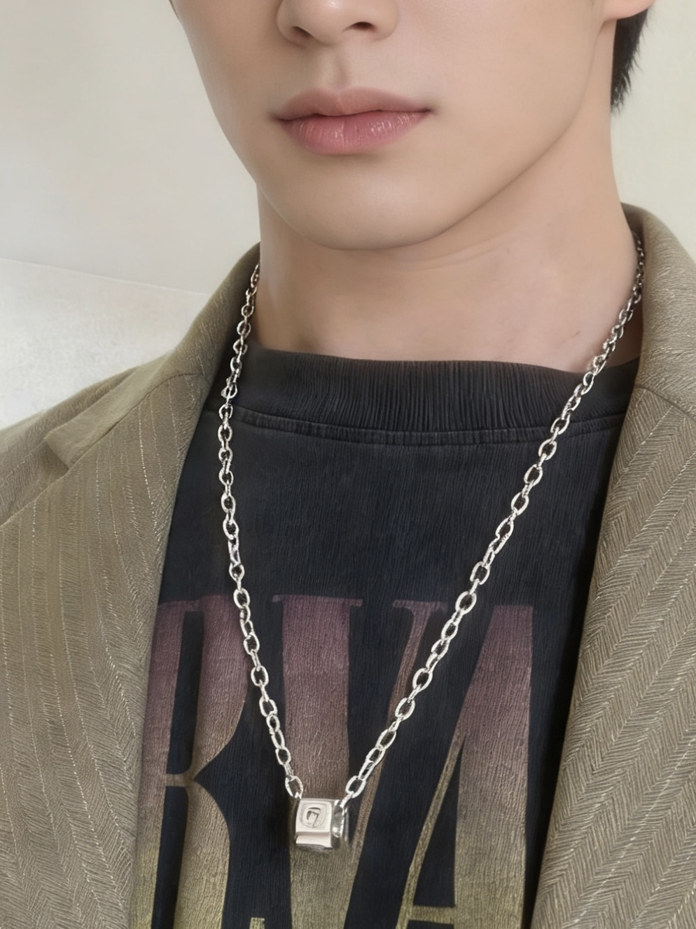 Gucci 𝐆𝐮𝐜𝐜𝐢古驰项链最新款麻花链条档次更高 Anger Forest系列双G古驰项链
