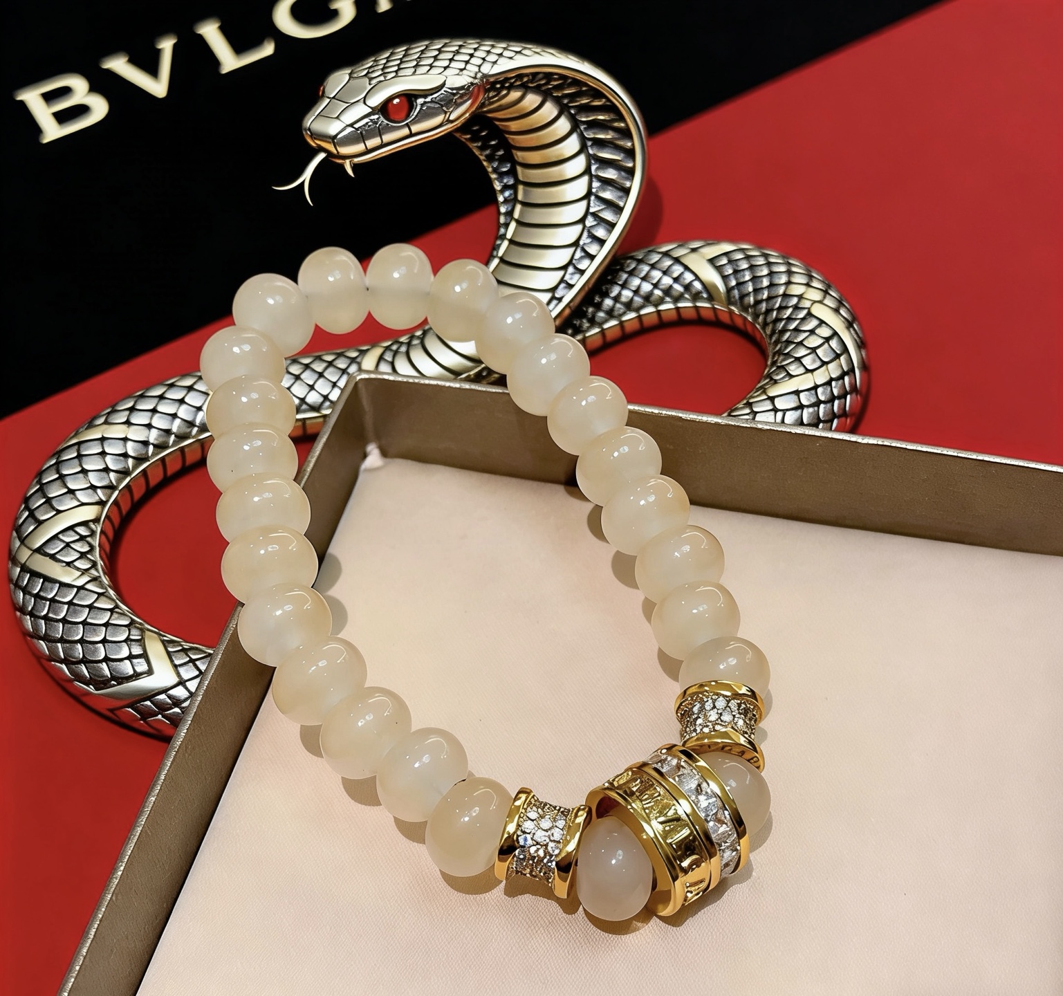 Bvlgari 宝格丽手链V金材质 BVLGARI宝格丽 DIVAS‘ DREAM 系列 天然石 品相完美