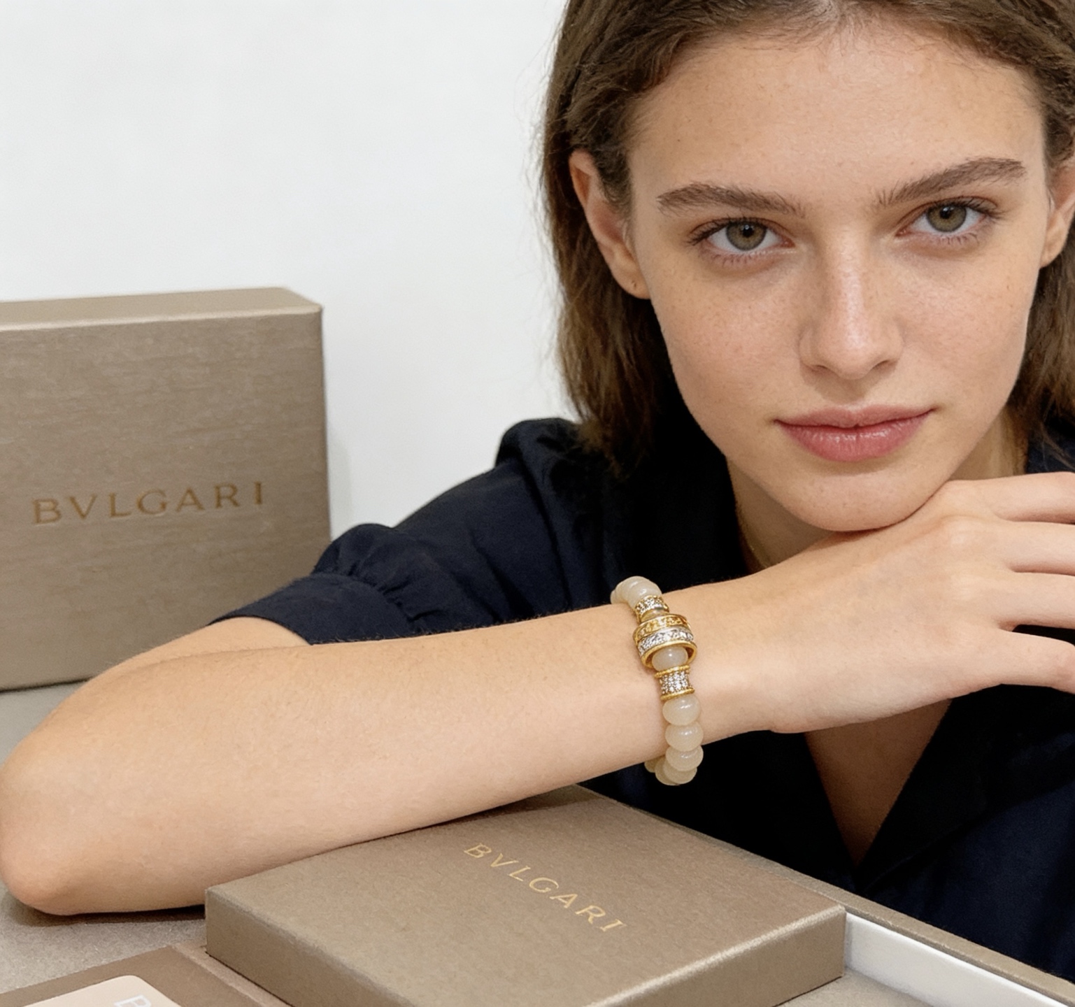 Bvlgari 宝格丽手链V金材质 BVLGARI宝格丽 DIVAS‘ DREAM 系列 天然石 品相完美