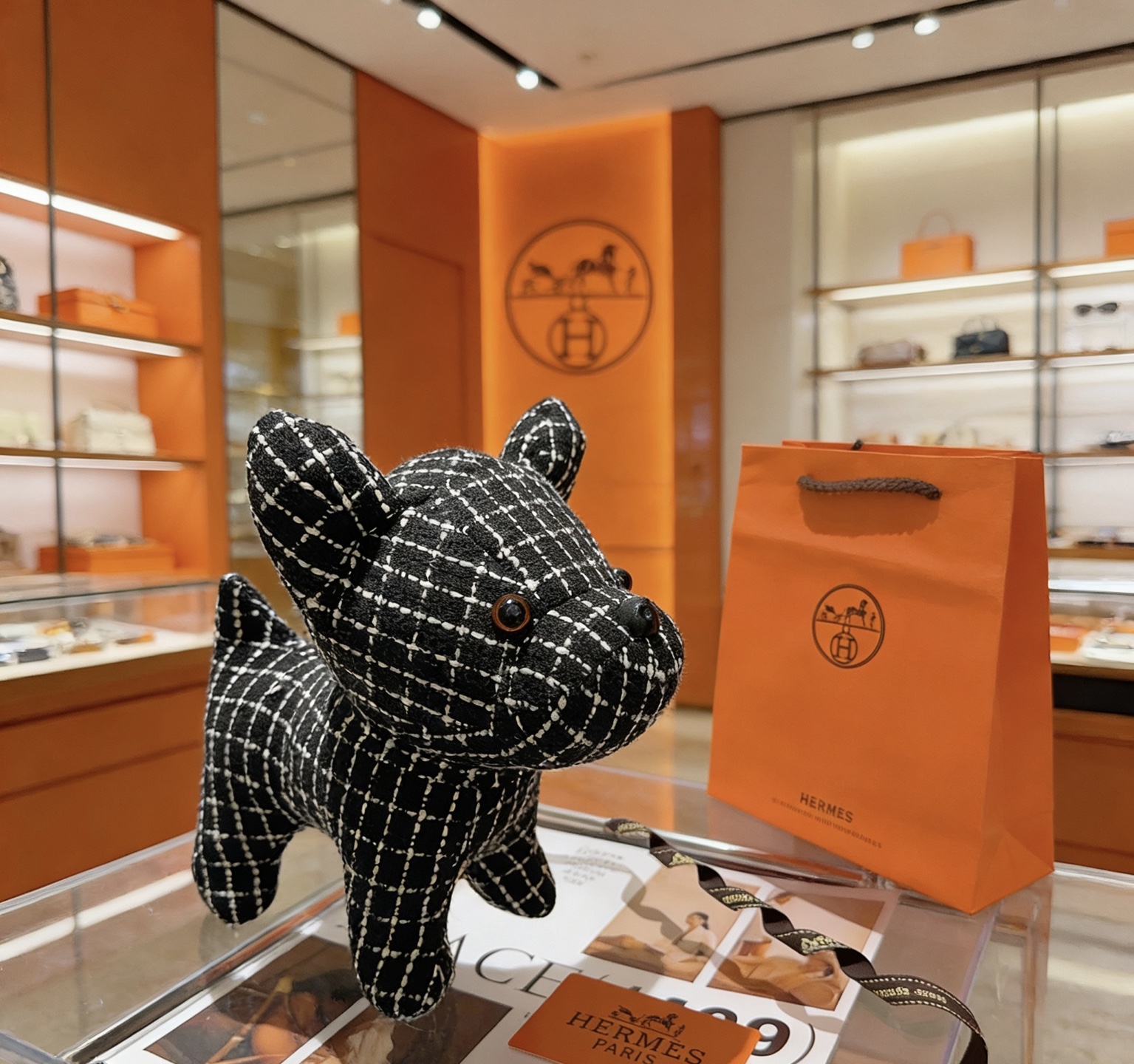 Hermes Buldog Plush Decor brooch Black fabric with white grid pattern brown eyes black nose 28cm