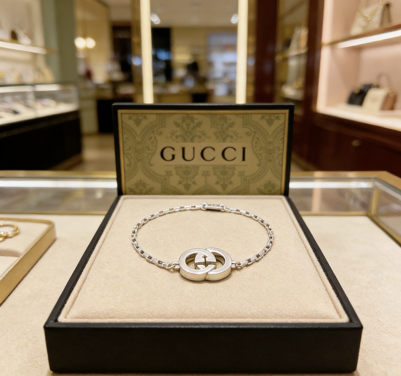 _dm_9saQT_oqSZRfLyziTxPy90oiwgDmsj5I_x4A