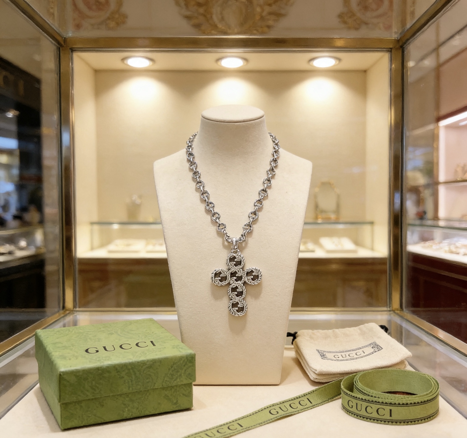 NO:724275,Batch Gucci Necklace 2026 latest chain with higher grade. Same style as Anger Forest Series Double G Gucci Cross Necklace for celebrities. Look for exclusive details and craftsmanship. The chain length is 60 cm and the length can be changed. The details are distressed. Non-market glossy version. This one has been out. It is a best-selling model in Gucci. It is very suitable for fashion clothes, fine jewelry, gucci, necklace.19860909批 古驰项链2026最新款链条档次更高明星同款Anger Forest系列双G古驰十字架项链.认准独家细节工艺 链长60厘米可改长度 细节对版做旧处理 非市面亮面版型 这款一直在出 古驰里面热卖款 非常好搭配潮流衣服,饰品精品,gucci,necklace,Jewelry