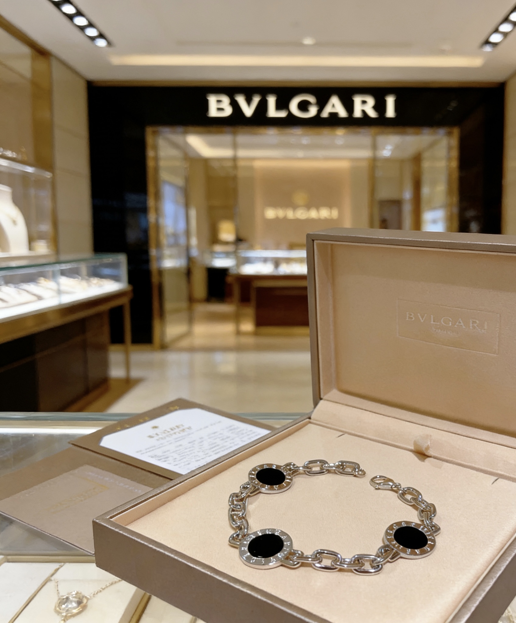 Bvlgari 宝格丽手链V金材质 BVLGARI宝格丽 DIVAS‘ DREAM 系列 品相完美