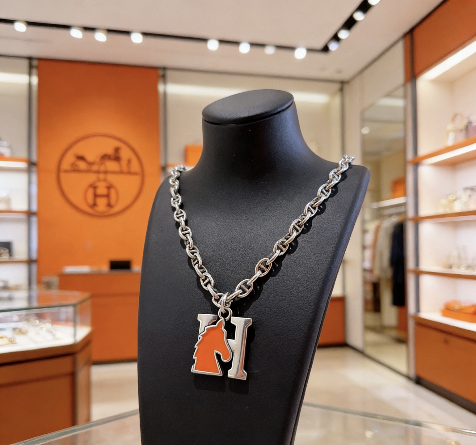 NO:724331,Batch Hermès Necklace New Product Release HERMES Must-have Pig Nose Series Jewelry High-end Customization. High-end Chain Classic Matching New Product Simple Fashion Counter Consistency Popular Styles Shipped and Easily Controlled Unique Design Necklace Worth Buying Avant-Garde A Must-Have Style for Men and Women!  , jewelry boutique, hermes, hermes, necklace19860909批 爱马仕项链 新品发布 HERMES 必备款猪鼻子系列首饰 高端定制.高端链条经典搭配 新品 简单时尚专柜一致 火爆款出货穿搭轻松驾驭 设计独特 值得入手的项链 前卫 男女必备款！,饰品精品,hermes,hermes,necklace,Jewelry