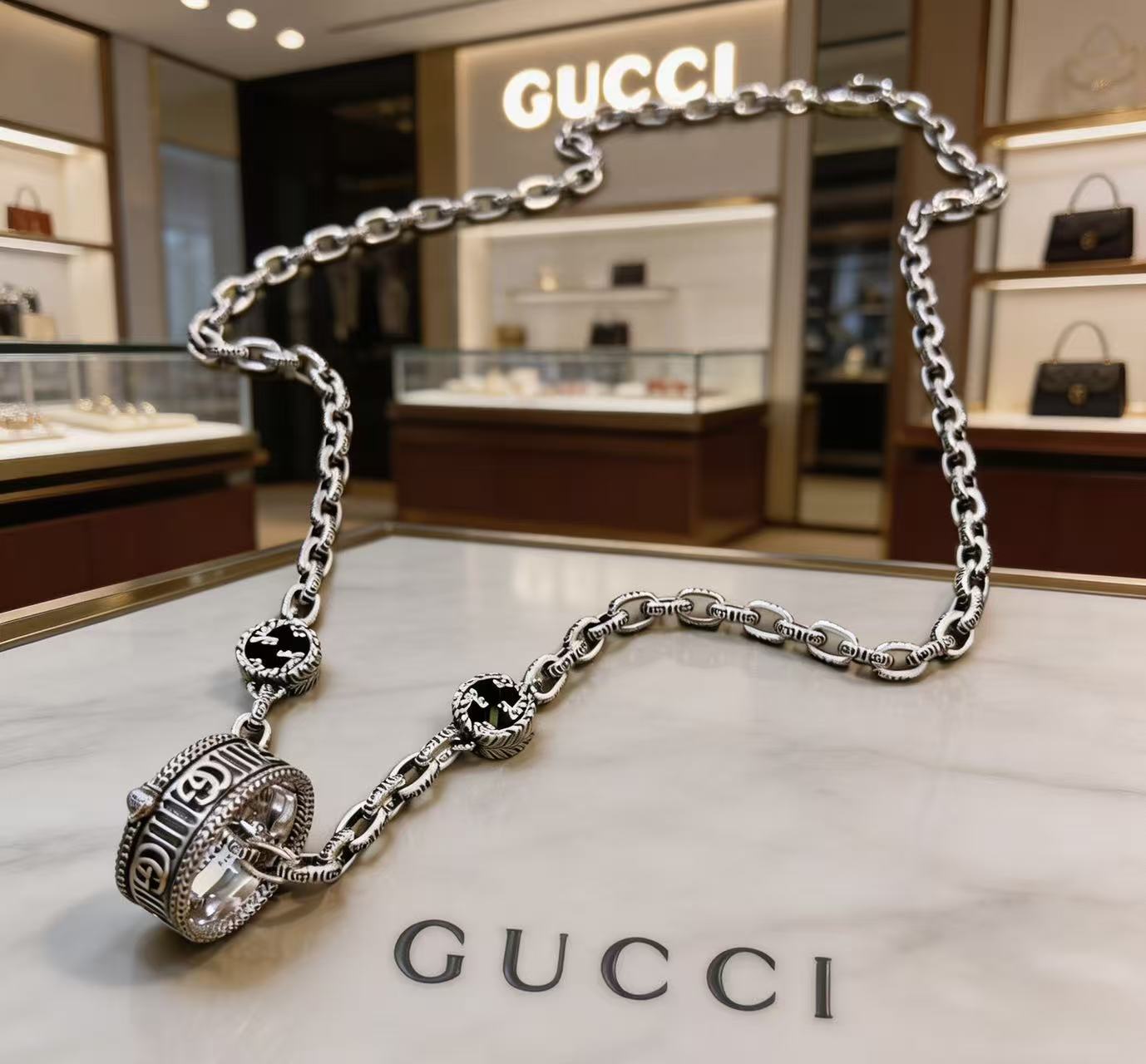 Gucci 太帅啦 𝐆𝐮𝐜𝐜𝐢古驰项链 最新款链条档次更高 款Anger Forest系列双G古驰项链
