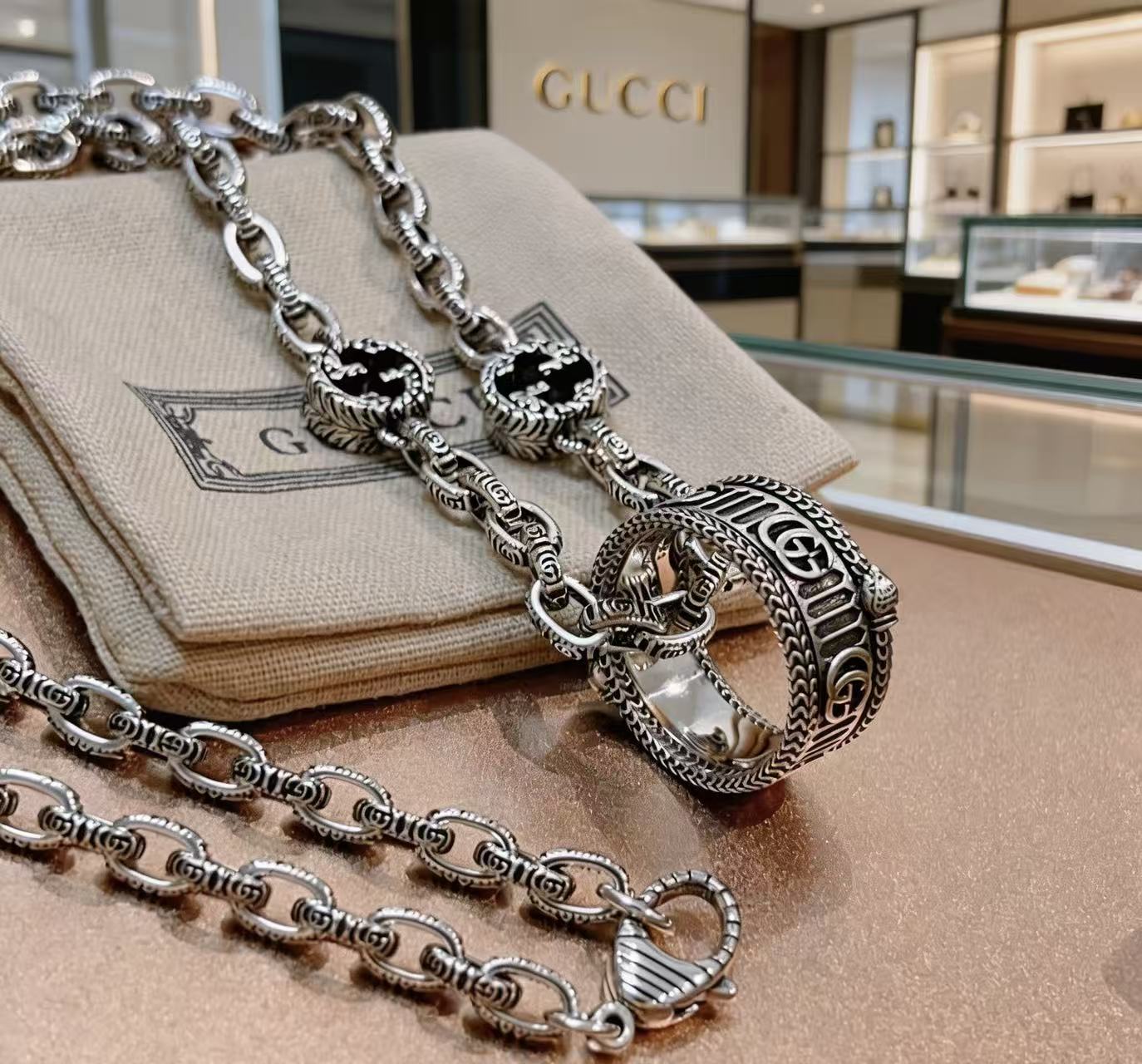 Gucci 太帅啦 𝐆𝐮𝐜𝐜𝐢古驰项链 最新款链条档次更高 款Anger Forest系列双G古驰项链