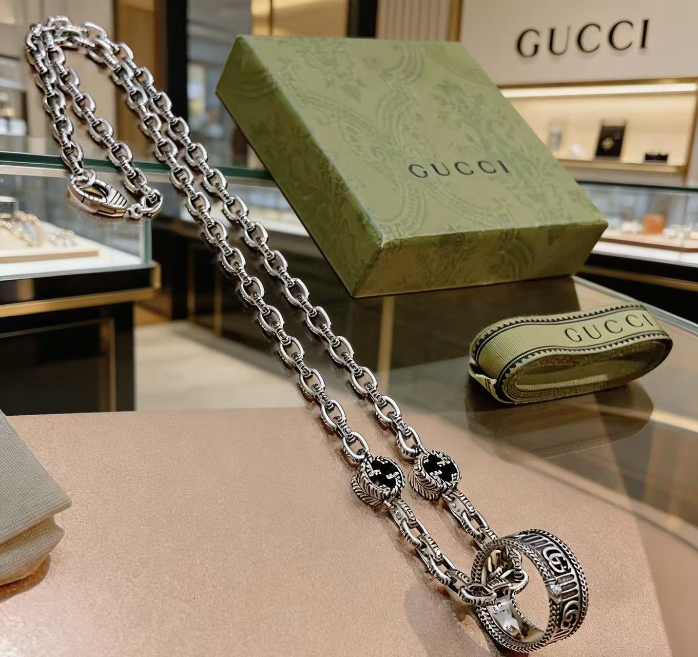 Gucci 太帅啦 𝐆𝐮𝐜𝐜𝐢古驰项链 最新款链条档次更高 款Anger Forest系列双G古驰项链