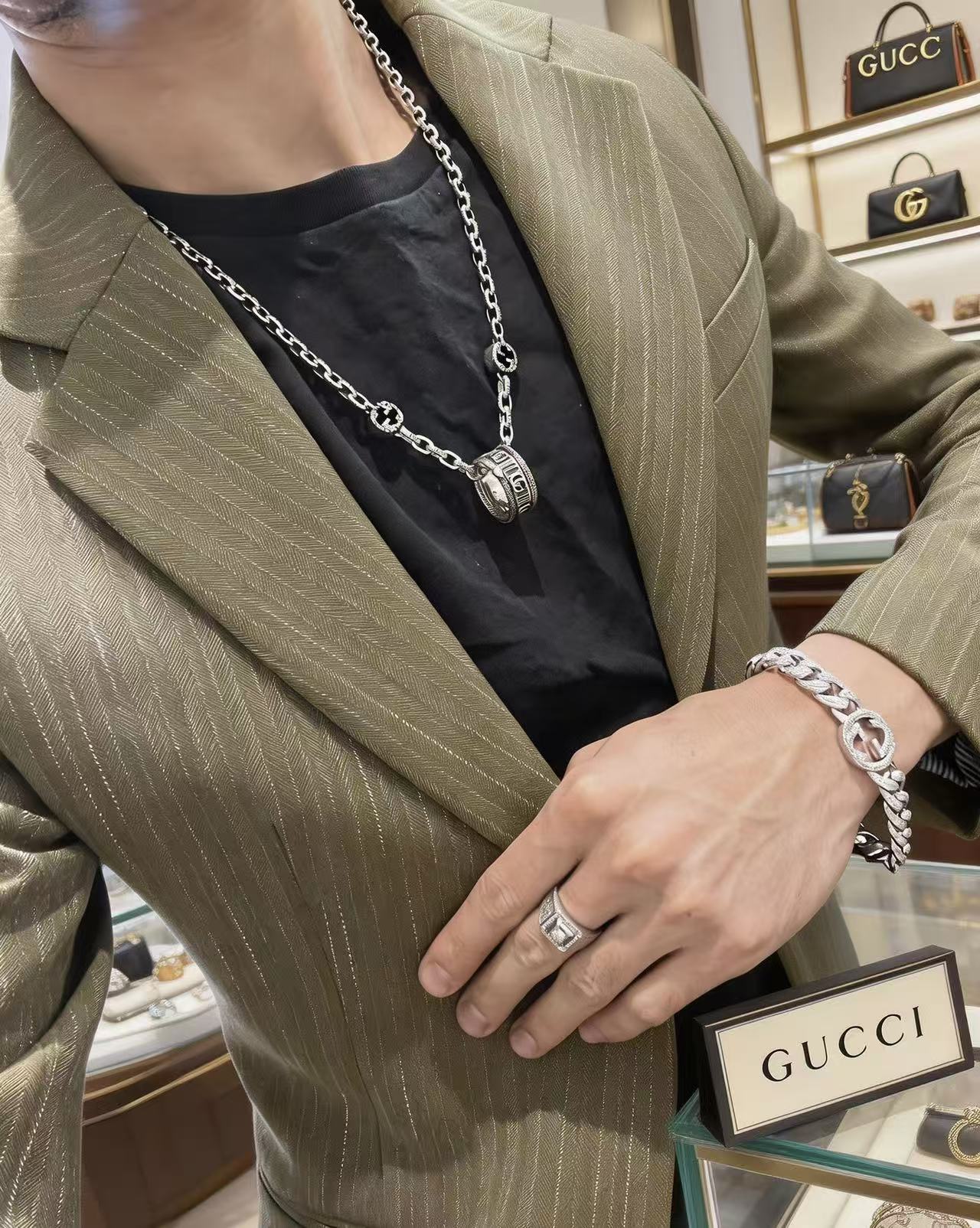 Gucci 太帅啦 𝐆𝐮𝐜𝐜𝐢古驰项链 最新款链条档次更高 款Anger Forest系列双G古驰项链