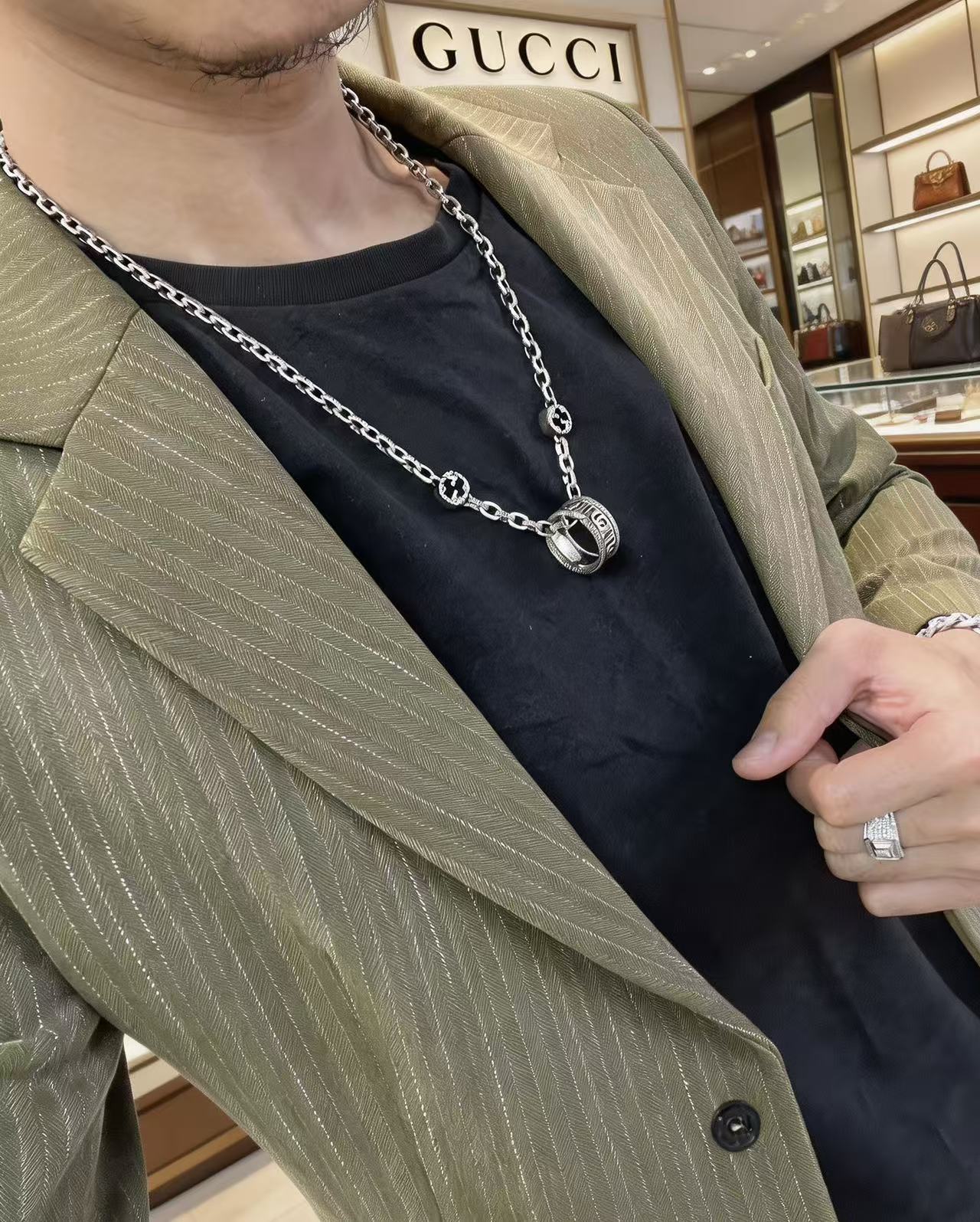 Gucci 太帅啦 𝐆𝐮𝐜𝐜𝐢古驰项链 最新款链条档次更高 款Anger Forest系列双G古驰项链