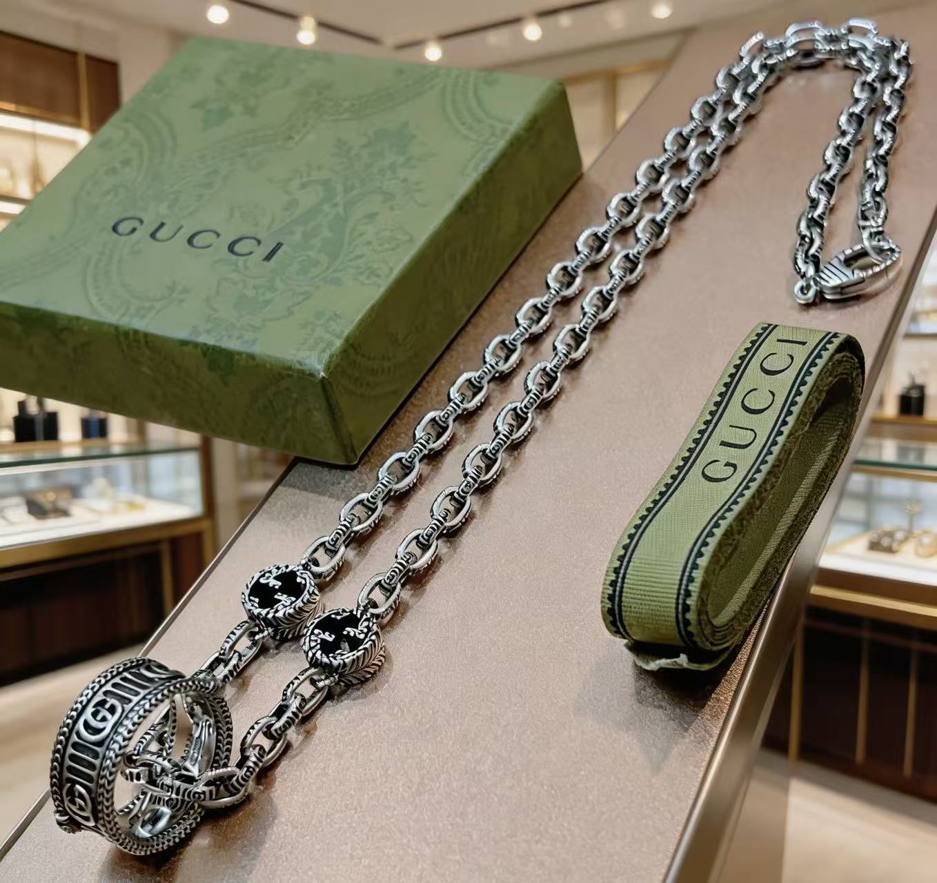 Gucci 太帅啦 𝐆𝐮𝐜𝐜𝐢古驰项链 最新款链条档次更高 款Anger Forest系列双G古驰项链