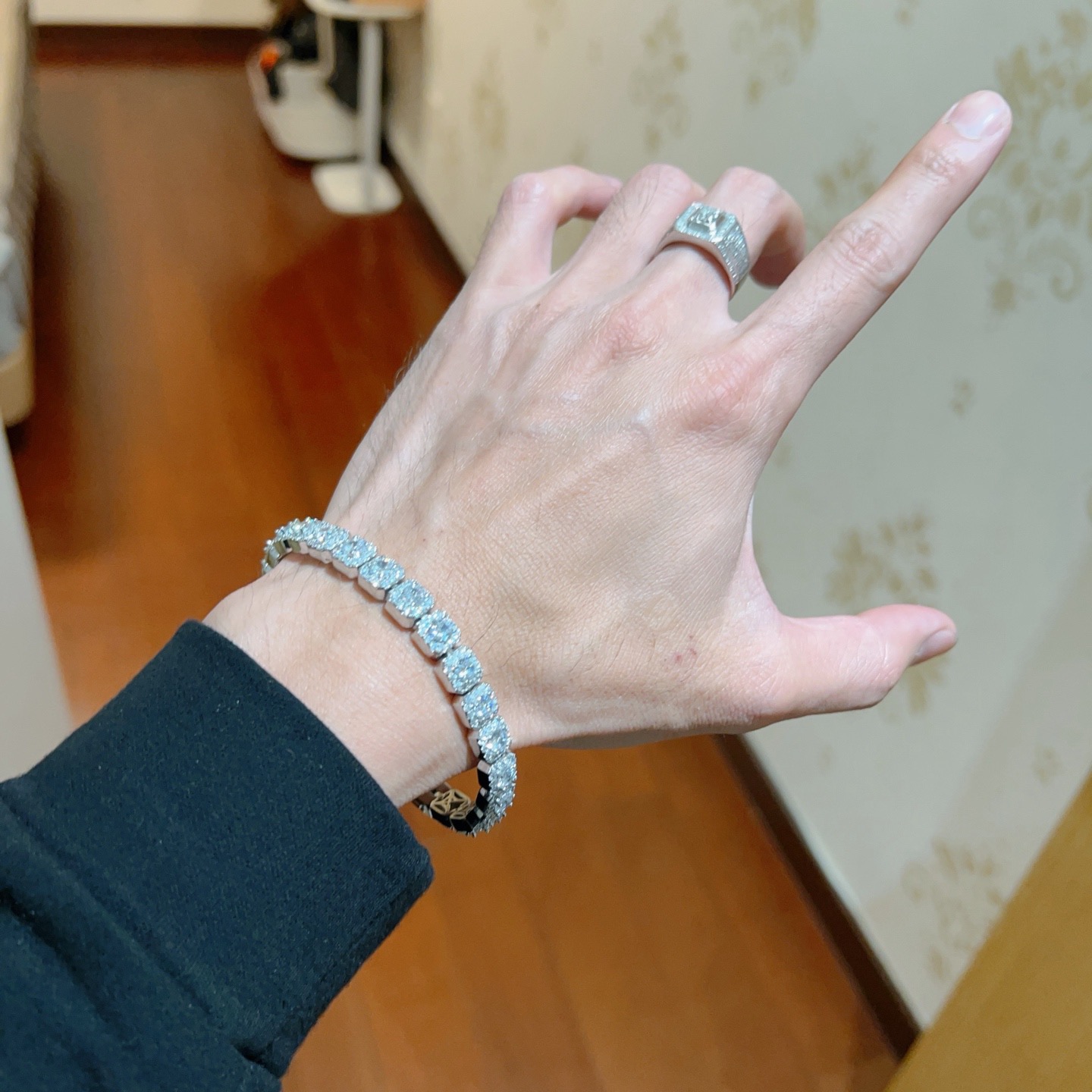 Bvlgari 满钻镶嵌宝格丽手链V金材质 BVLGARI宝格丽 DIVAS‘ DREAM 系列 品相完美