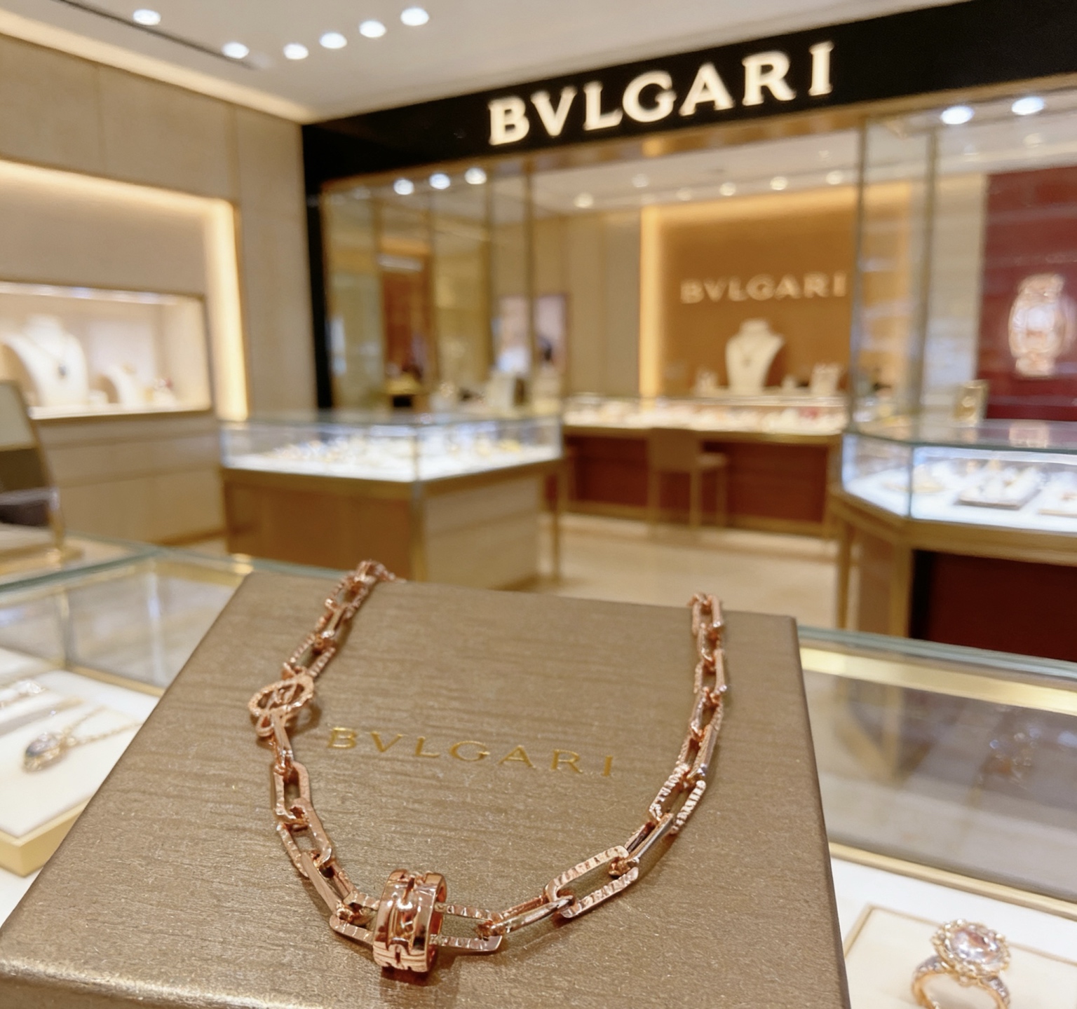 Bvlgari 宝格丽项链V金材质 BVLGARI宝格丽 DIVAS‘ DREAM 系列 品相完美