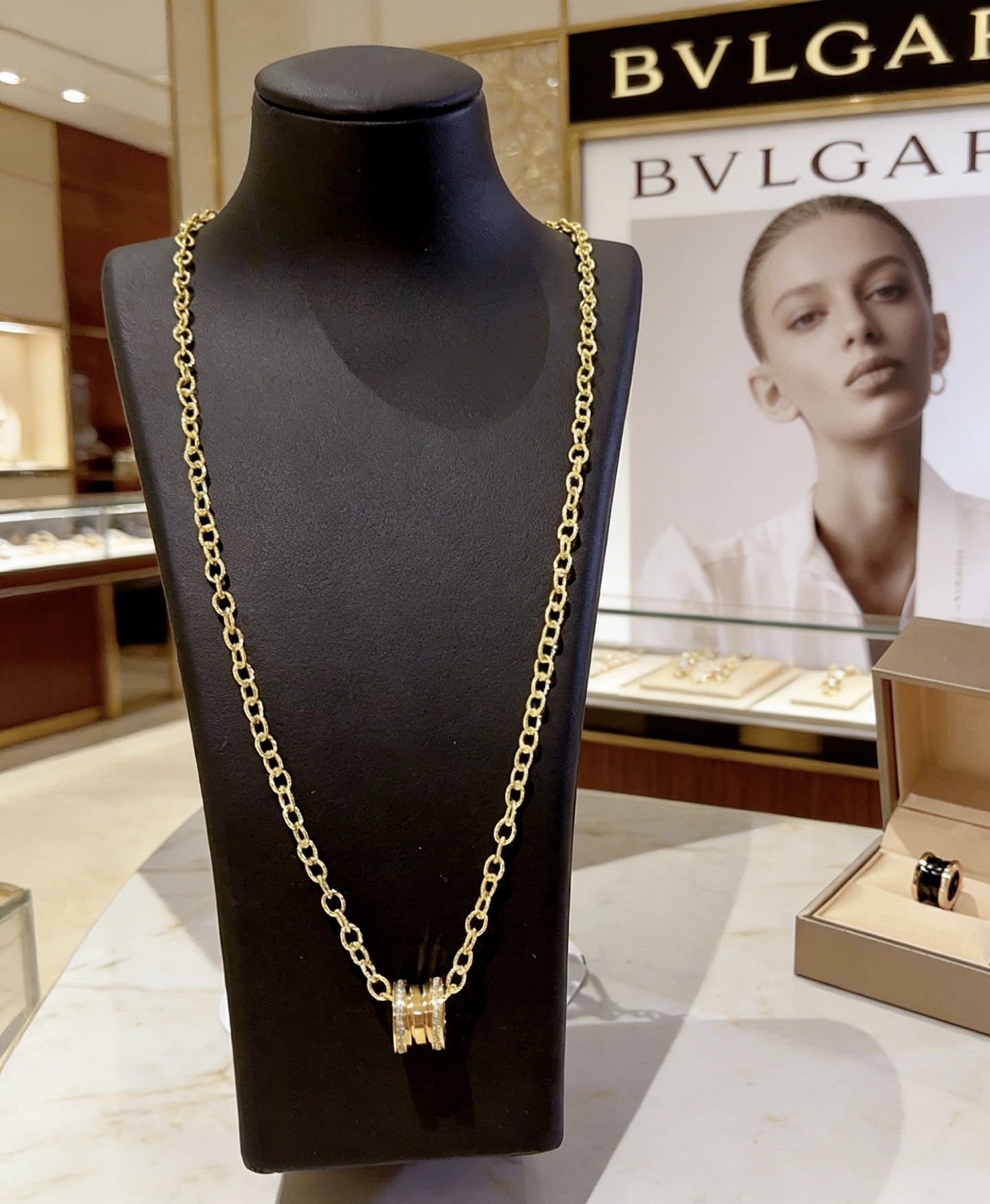 Bvlgari 宝格丽项链V金材质 BVLGARI宝格丽 DIVAS‘ DREAM 系列 品相完美