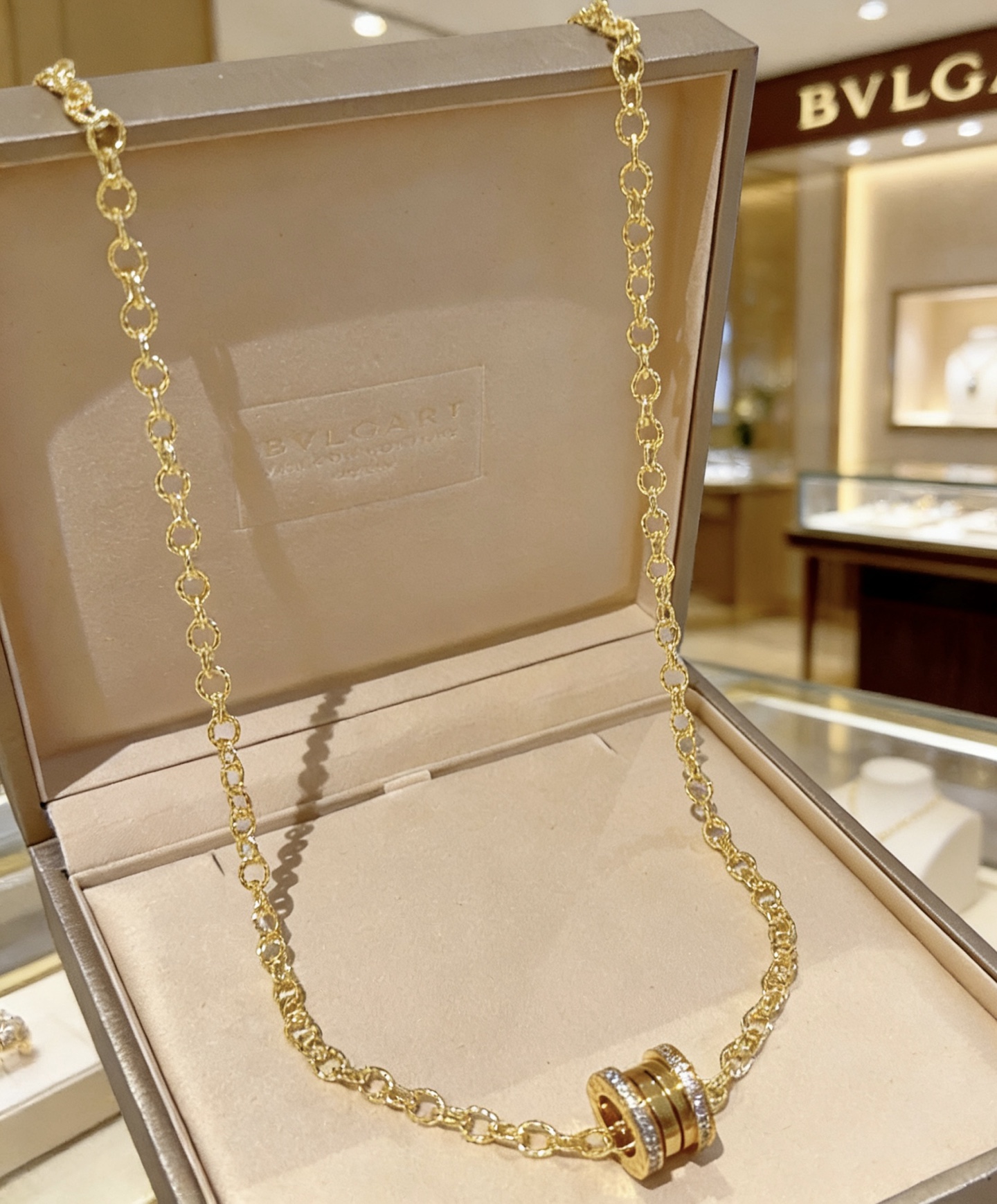 Bvlgari 宝格丽项链V金材质 BVLGARI宝格丽 DIVAS‘ DREAM 系列 品相完美