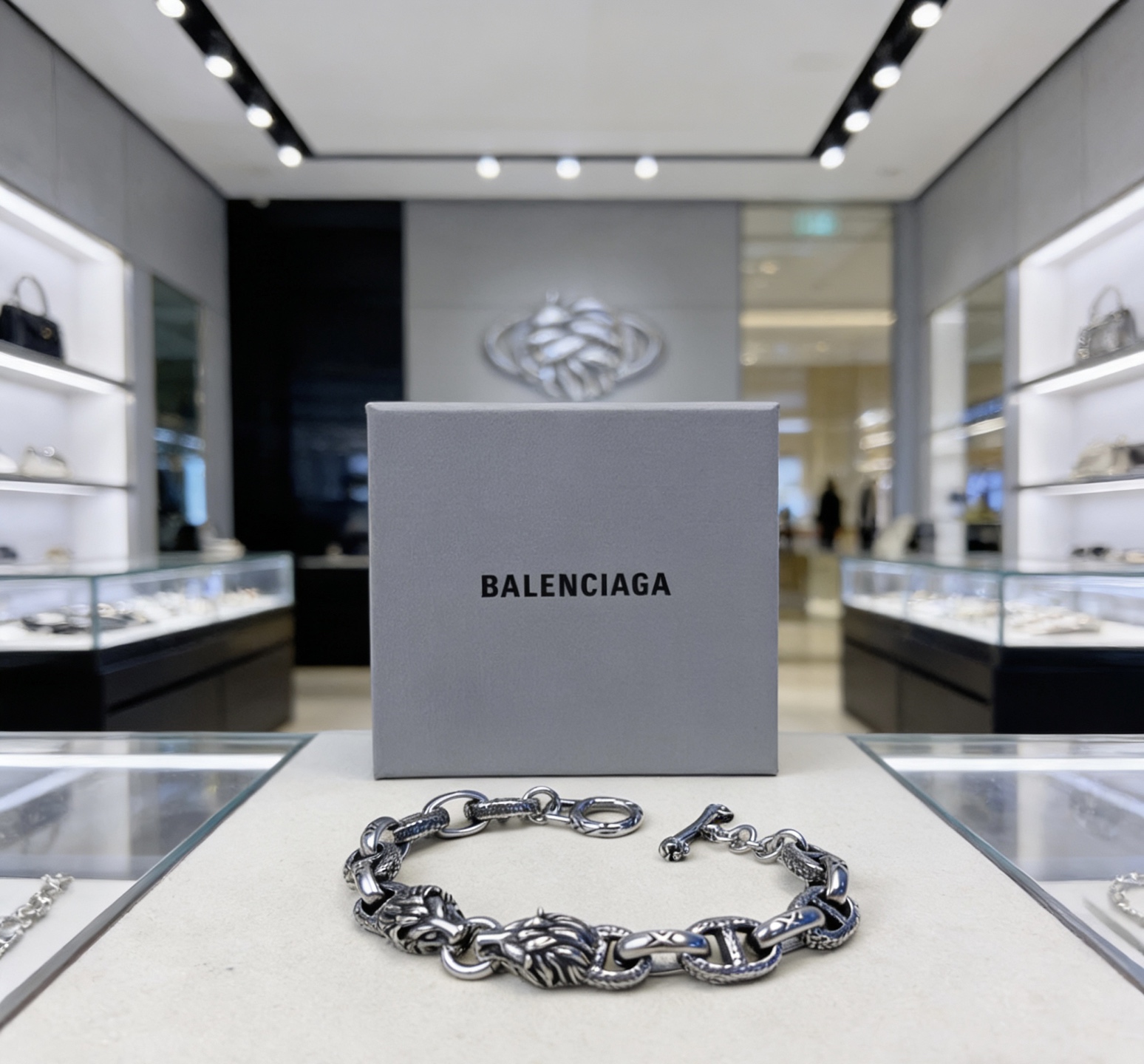 Balenciaga 新品 巴黎世家手链Balenciaga手链 一致巴黎世家手链 男士火 设计独特 前卫 男士 做旧设计 任带不氧化不退色