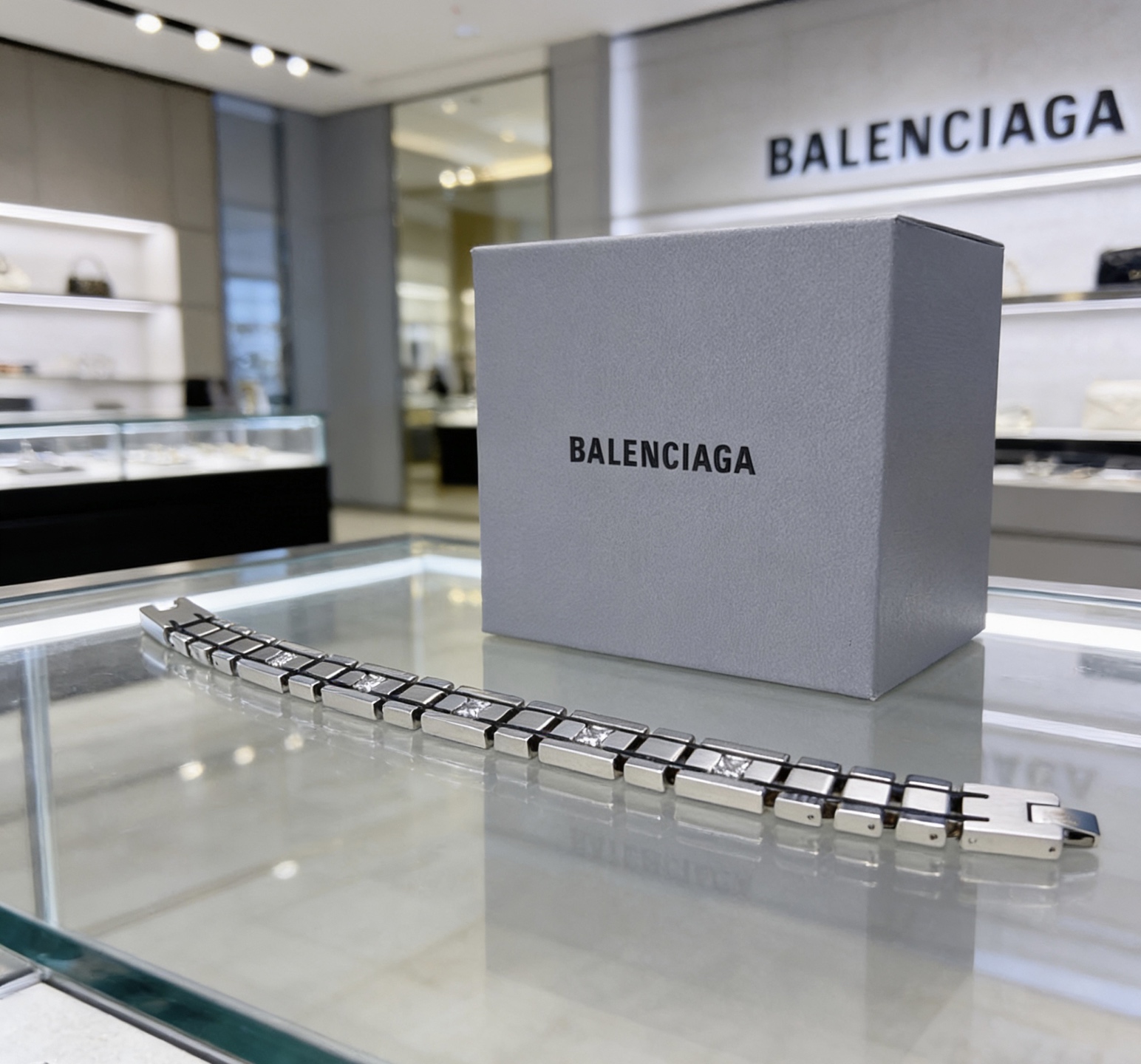 Balenciaga 新品 巴黎世家手链Balenciaga手链 一致巴黎世家手链 男士火 设计独特 前卫 男士 做旧设计 任带不氧化不退色