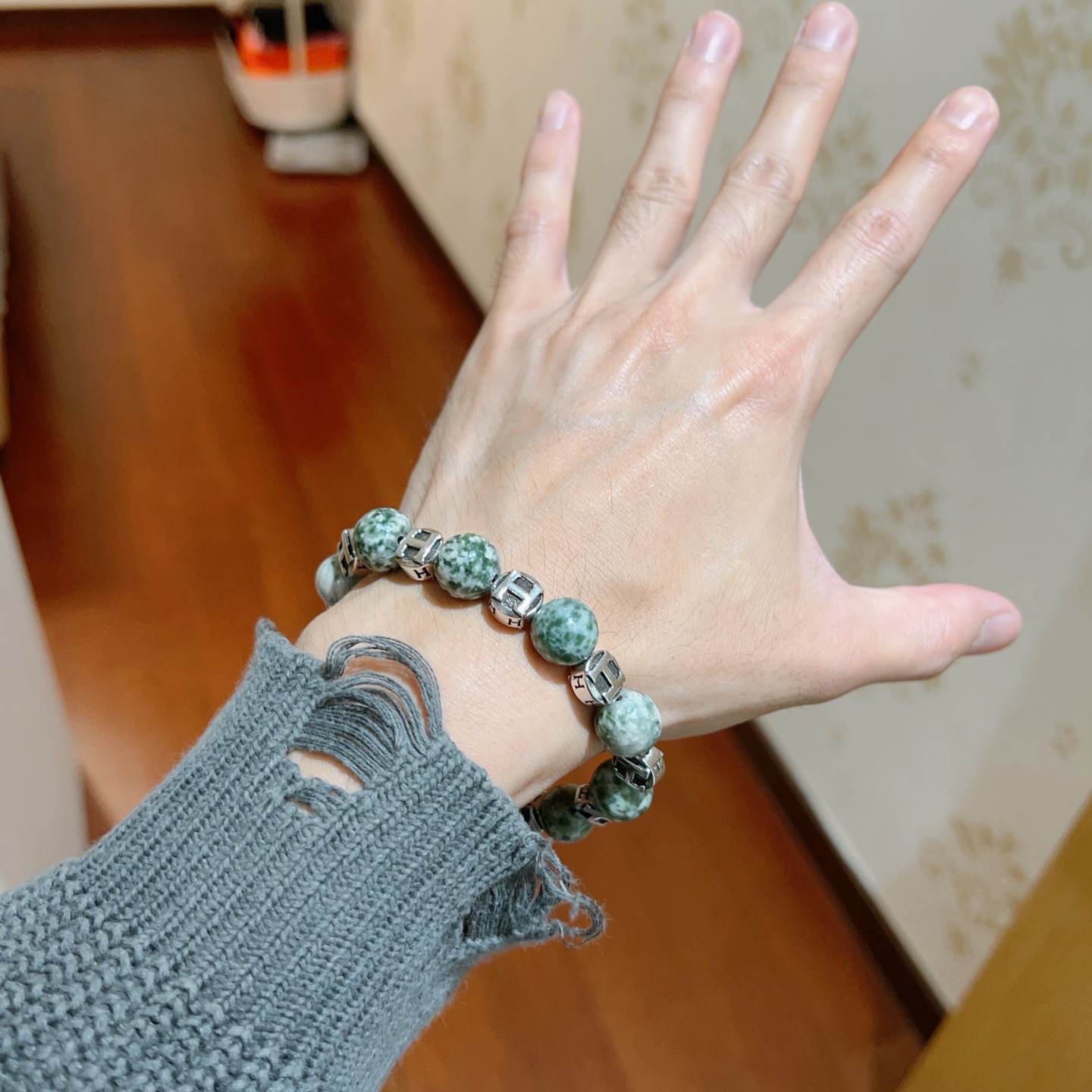Hermès 新品发布 Hermas爱马仕手链 奢华爱马仕手串 天然石药王石手链 最新款全件串珠手链档次更高 Anger Forest系列H 爱马仕手链