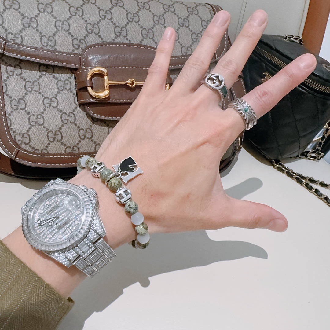 Hermès 新品发布 Hermas爱马仕手链 奢华爱马仕手串 天然石手链 最新款全件串珠手链档次更高 Anger Forest系列H 爱马仕手链