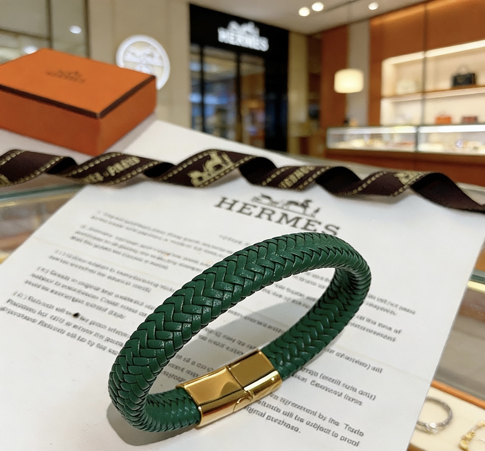 Hermès 新品发售 爱马仕手绳手环最新款纯手工编织牛皮材质档次更高 H系列系列 款系列手链手绳