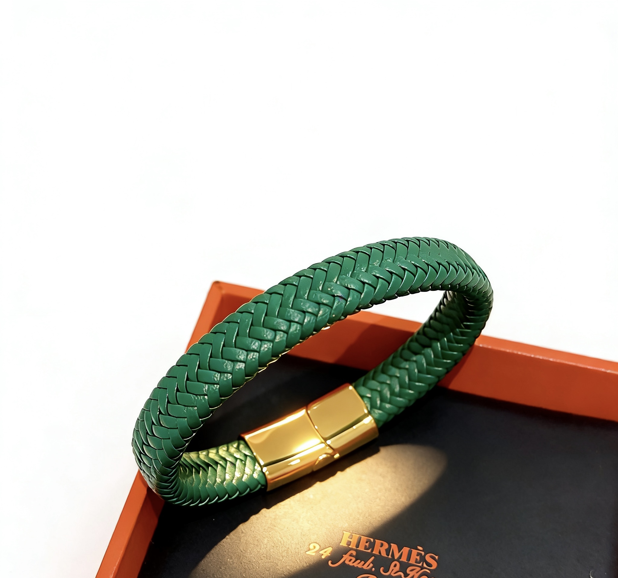Hermès 新品发售 爱马仕手绳手环最新款纯手工编织牛皮材质档次更高 H系列系列 款系列手链手绳