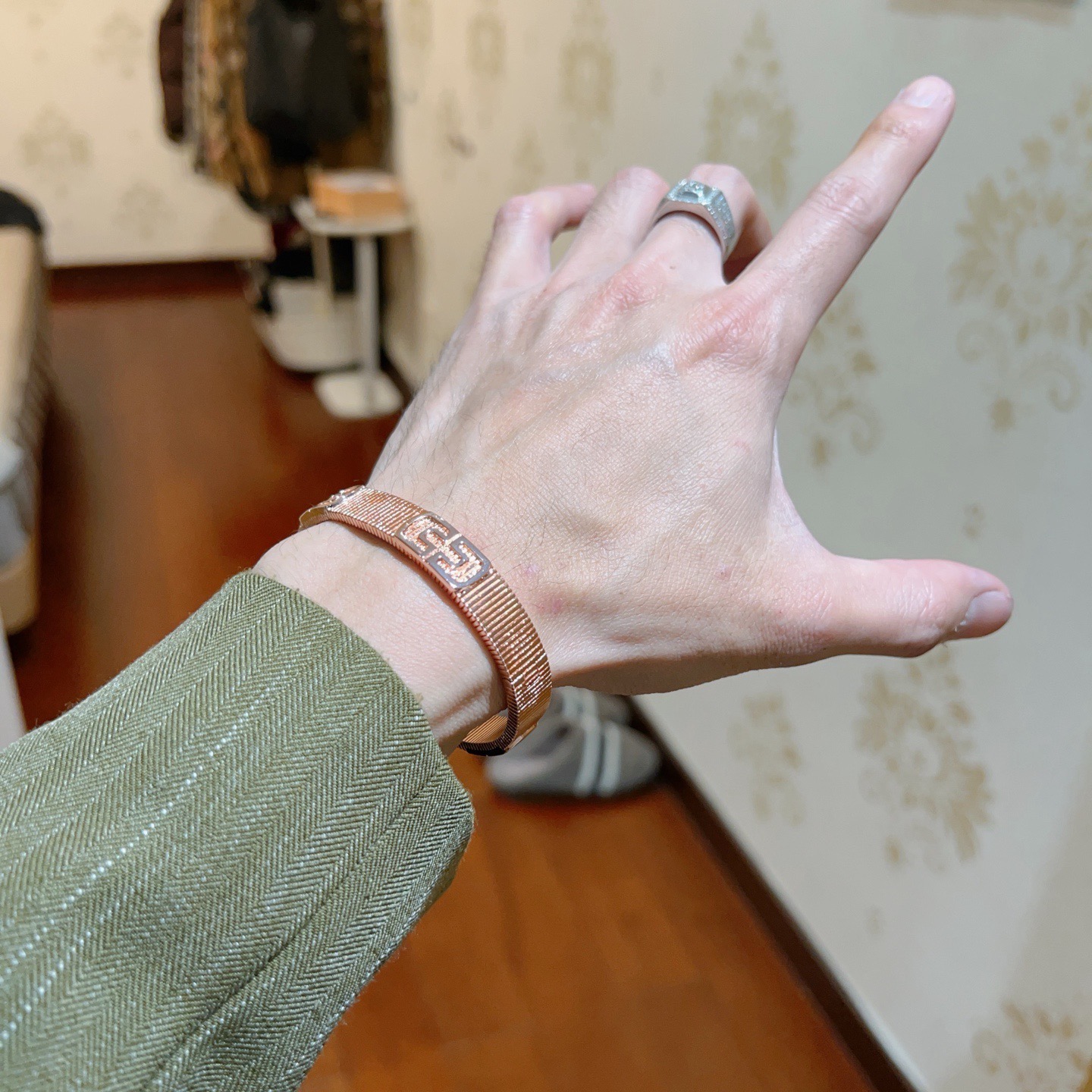 Bvlgari 宝格丽手镯Serpenti Viper系列回形针手镯