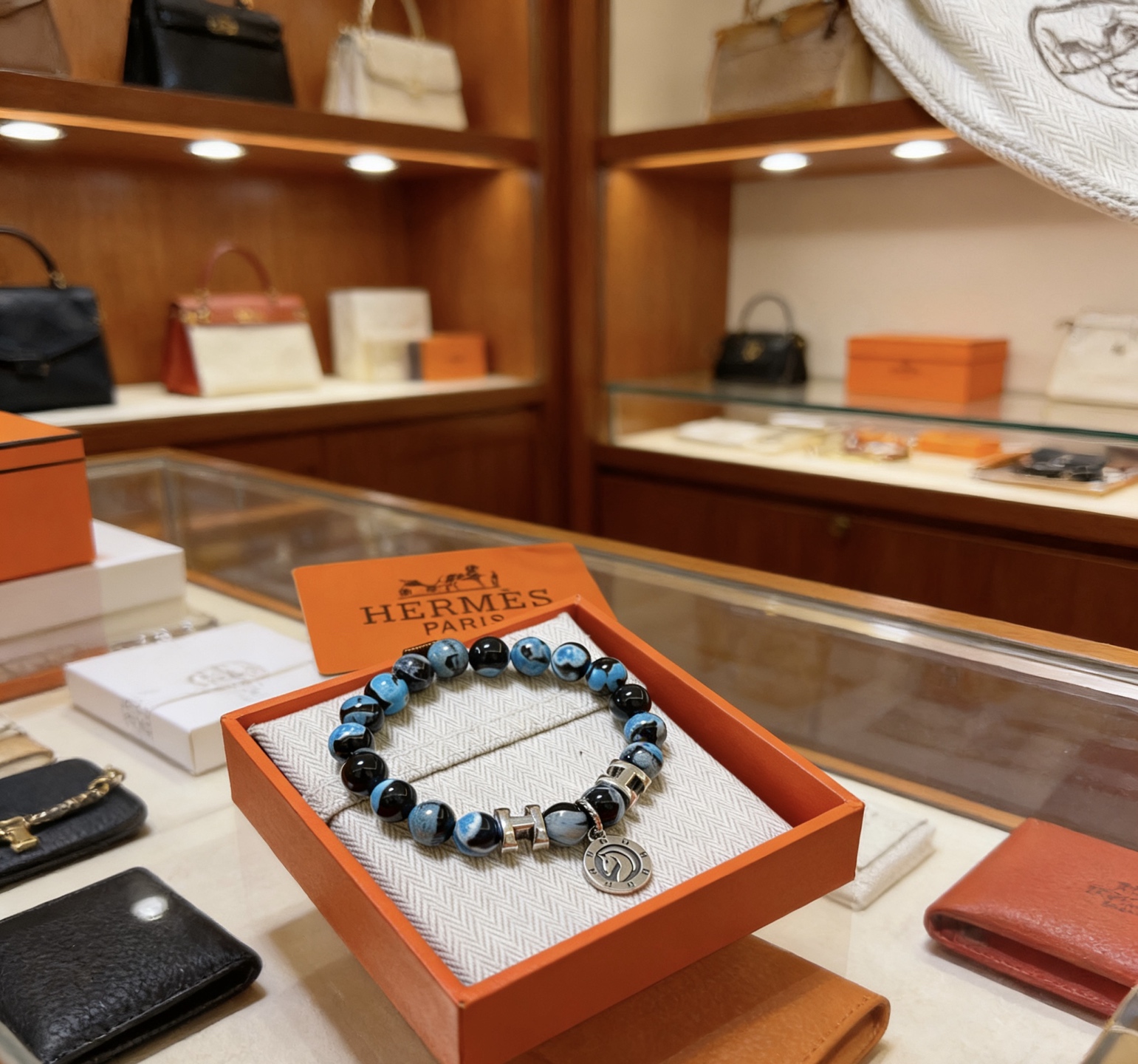 Hermès 新品发布 Hermas爱马仕手链 奢华爱马仕手串 玛瑙石手链 最新款全件串珠手链档次更高 Anger Forest系列H 爱马仕手链