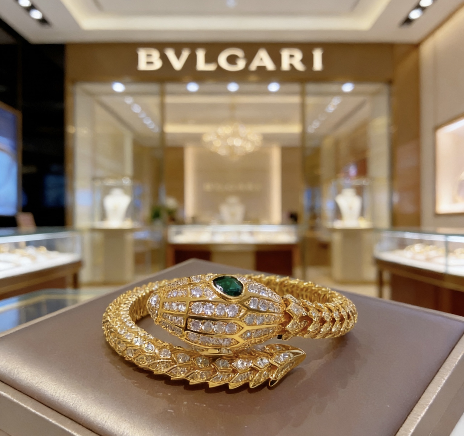 Bvlgari 宝格丽手镯Serpenti Viper系列间蛇骨手镯