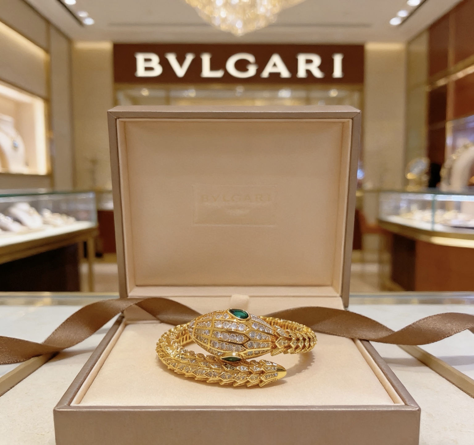 Bvlgari 宝格丽手镯Serpenti Viper系列间蛇骨手镯