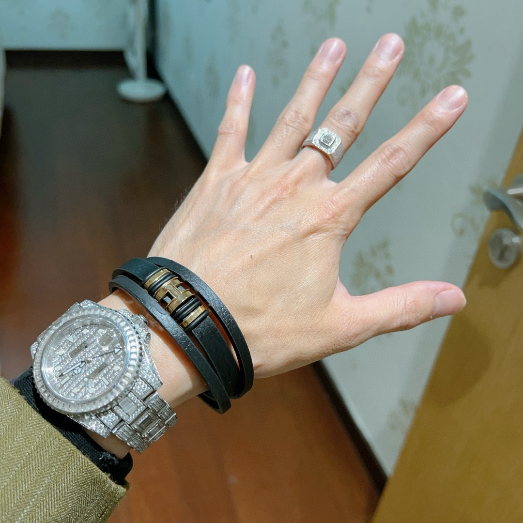 Hermès 新品发售 爱马仕手绳手环最新款纯手工头层牛皮材质档次更高 H系列系列 款系列手链手绳