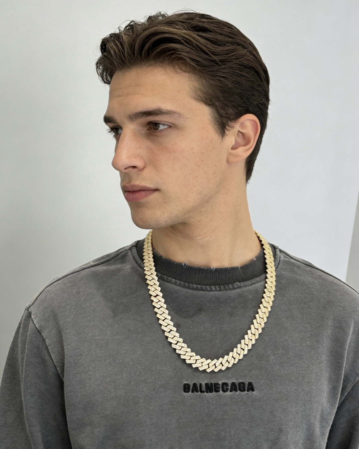 Gucci 奢华款𝐆𝐮𝐜𝐜𝐢古驰项链最新款满钻链条档次更高