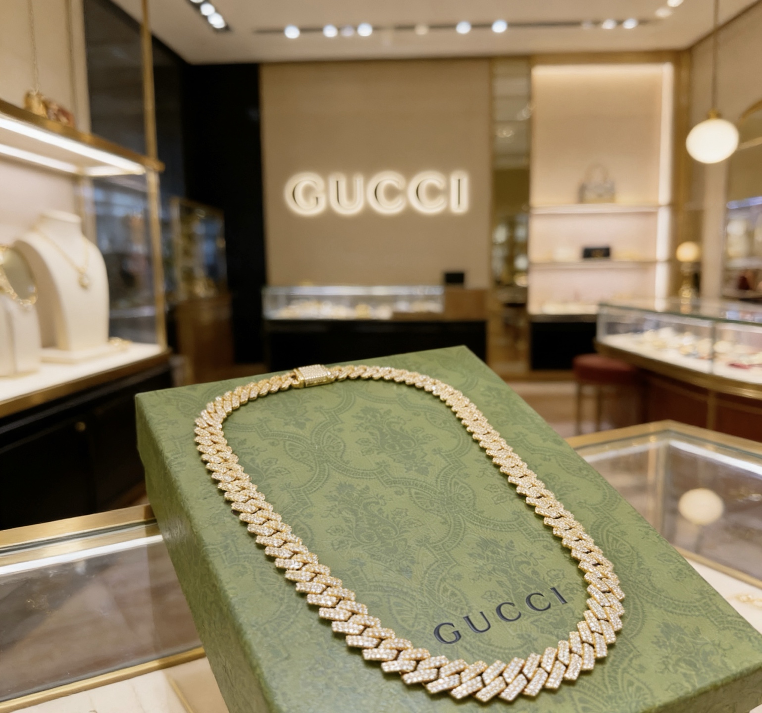 Gucci 奢华款𝐆𝐮𝐜𝐜𝐢古驰项链最新款满钻链条档次更高