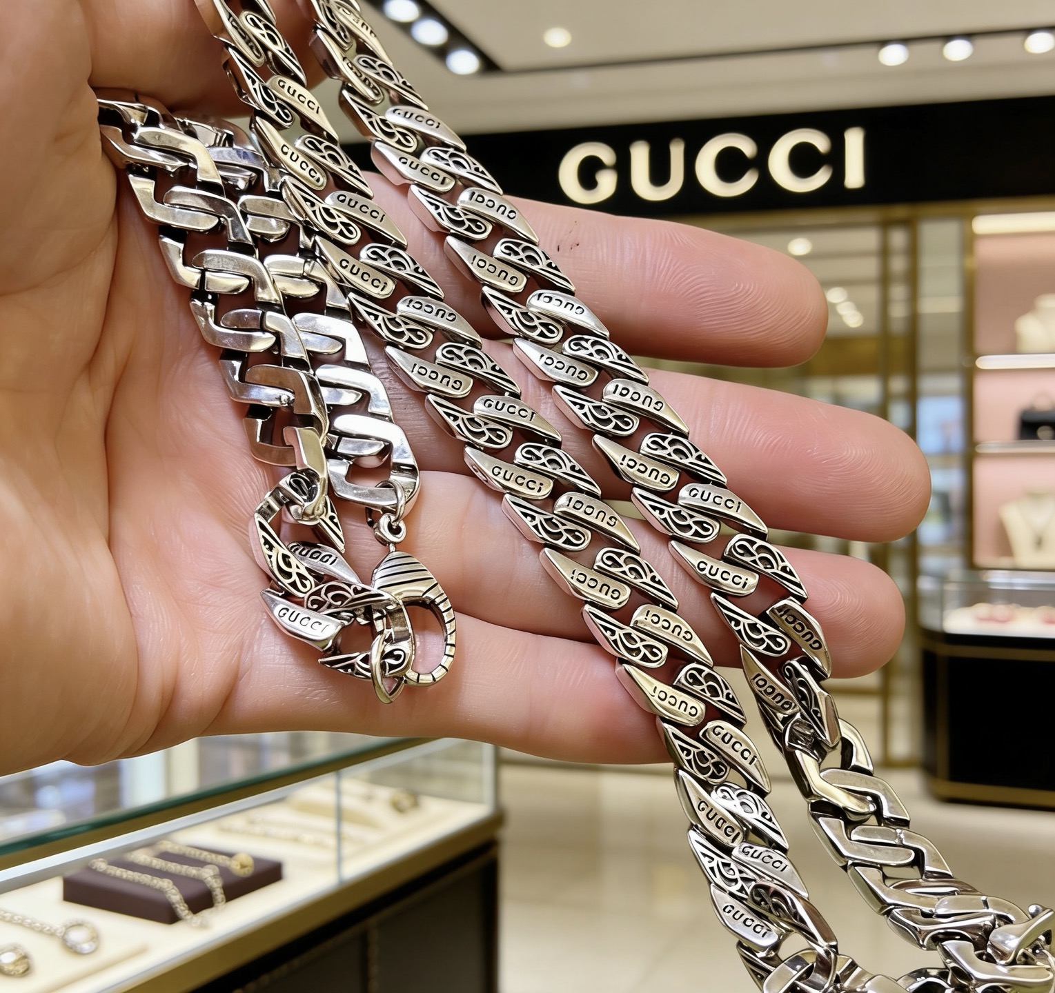 Gucci 奢华款不爆不发 抖音带货 首选 𝐆𝐮𝐜𝐜𝐢古驰项链最新款链条档次更高 Anger Forest系列双g设计理念 图案项链
