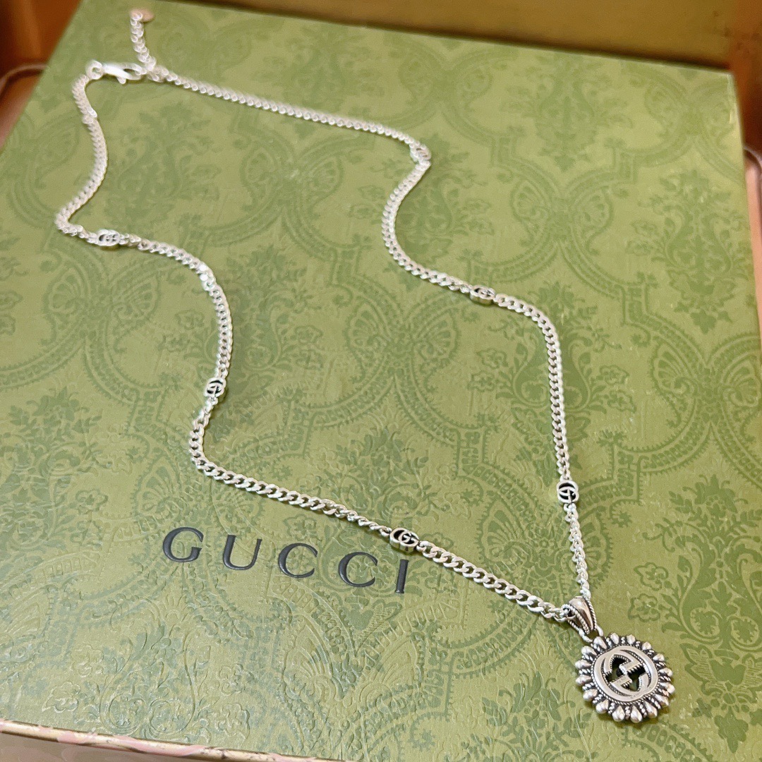 Gucci 新品发布 小红书 抖音带货首选